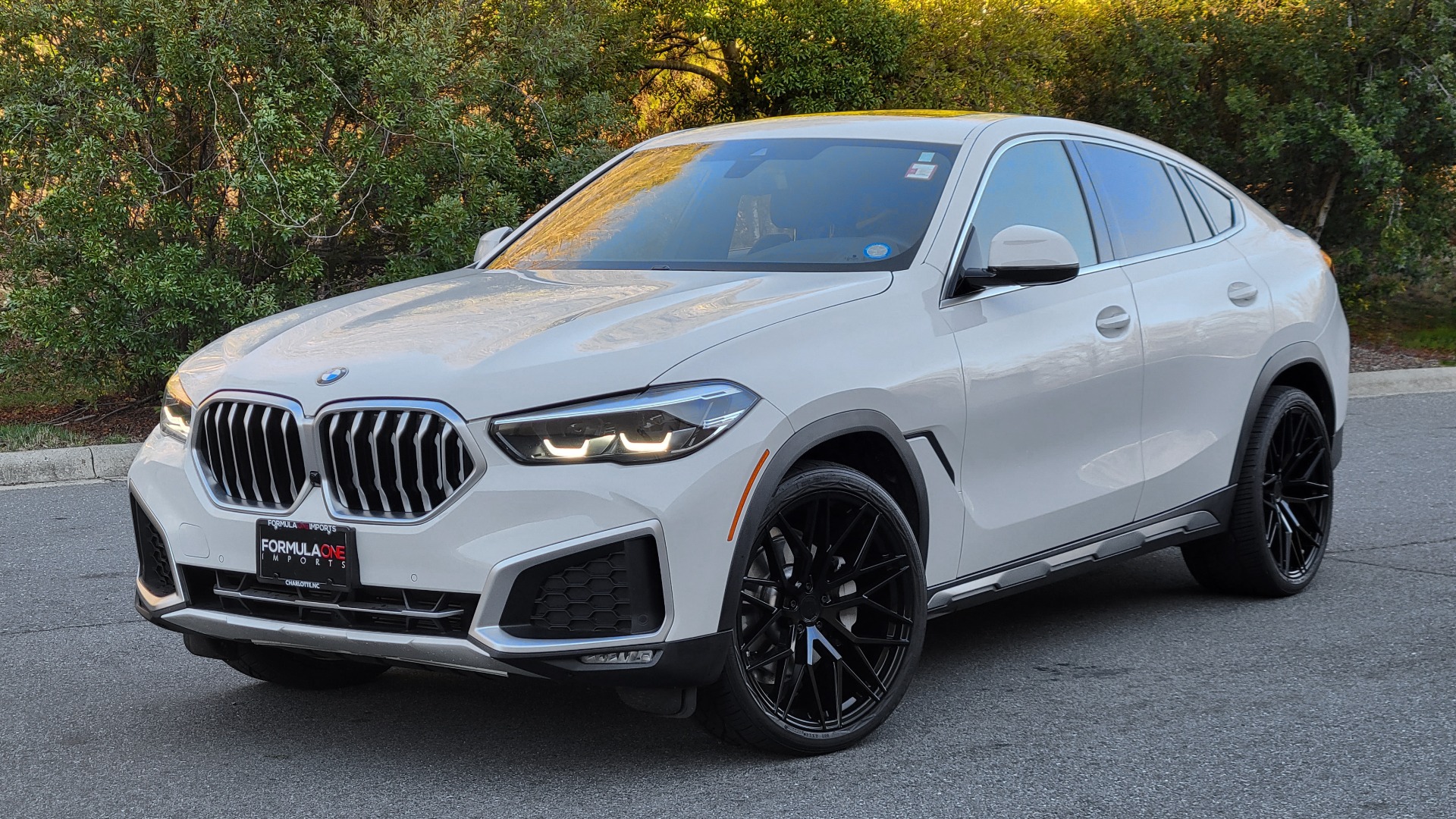 Used 2021 BMW X6 XDRIVE40I PREMIUM / HUD / NAV / H/K SND / SUNROOF / REARVIEW for sale Sold at Formula Imports in Charlotte NC 28227 1