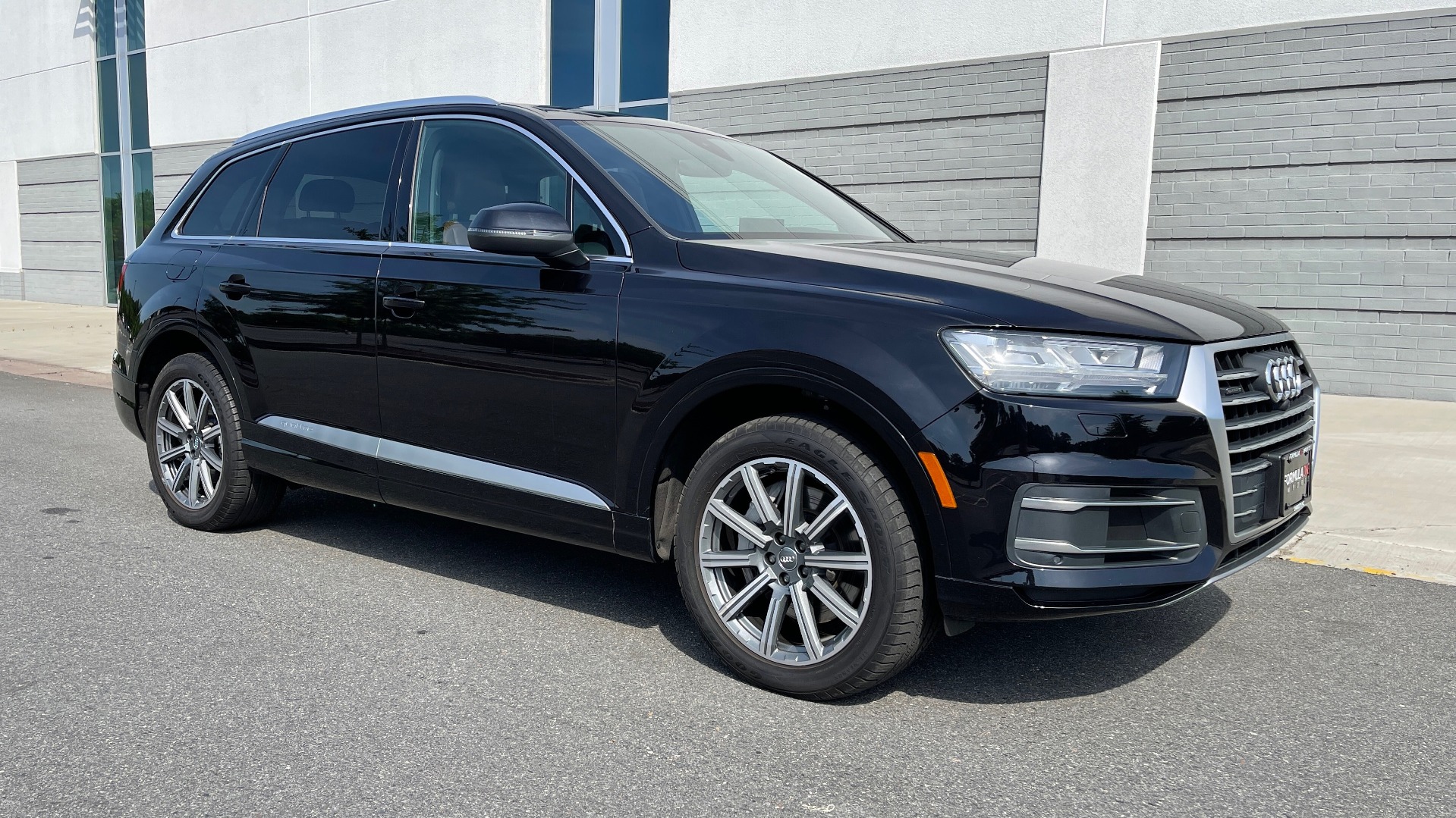 Used 2018 Audi Q7 PREMIUM PLUS / NAV / PANO-ROOF / BOSE / 3-ROW / REARVIEW for sale Sold at Formula Imports in Charlotte NC 28227 4