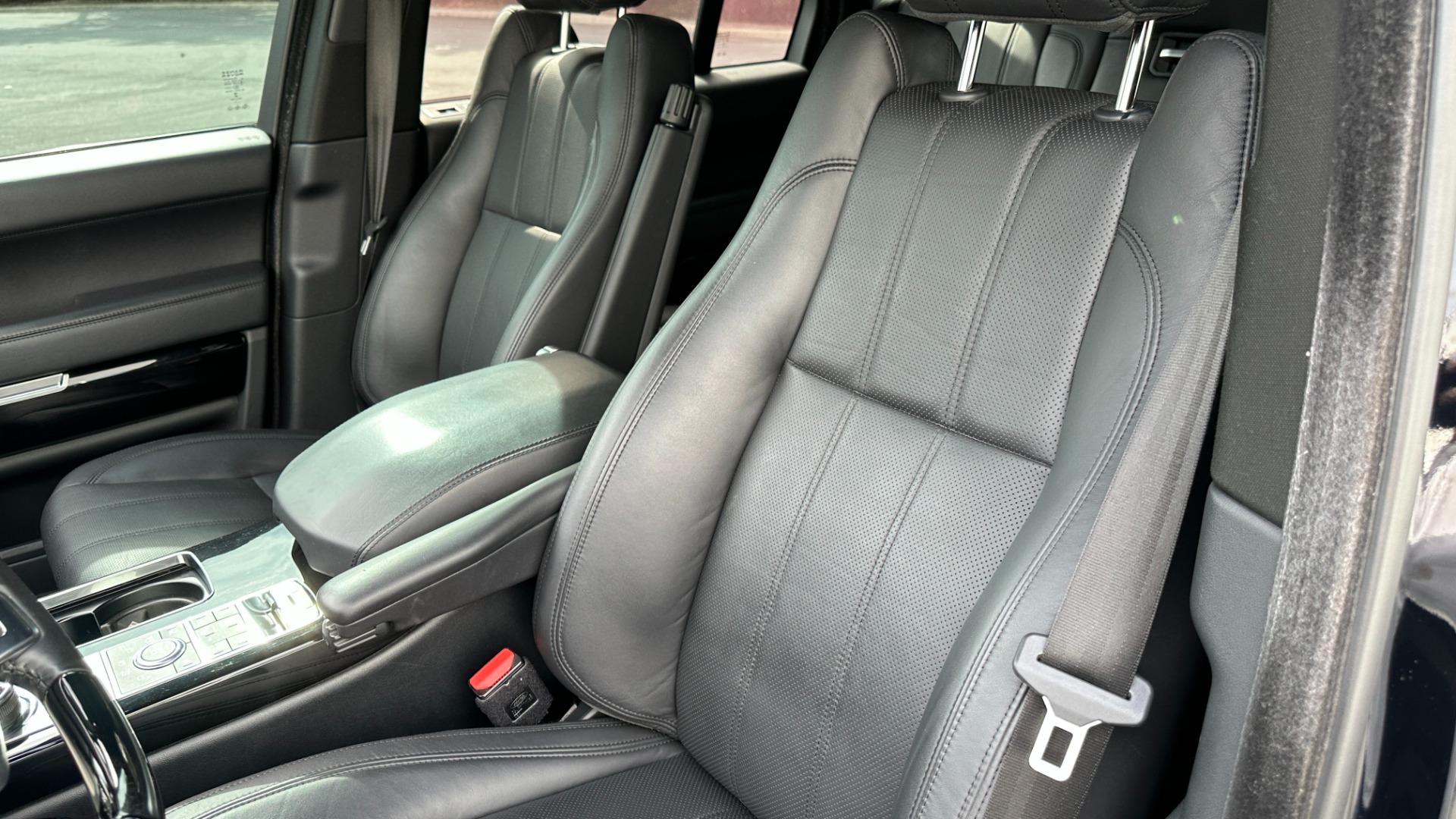 Used 2017 Land Rover RANGE ROVER SC V8 / VISION ASST / DRIVE PKG / MERIDIAN SOUND / PANO-ROOF / NAV / BSM for sale Sold at Formula Imports in Charlotte NC 28227 13
