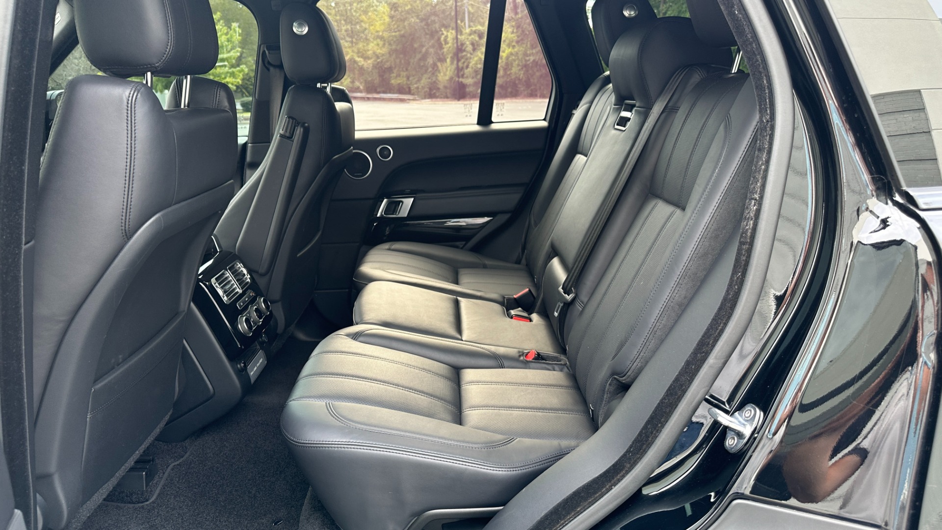 Used 2017 Land Rover Range Rover SC V8 / VISION ASST / DRIVE PKG / MERIDIAN SOUND / PANO-ROOF / NAV / BSM for sale $49,999 at Formula Imports in Charlotte NC 28227 24