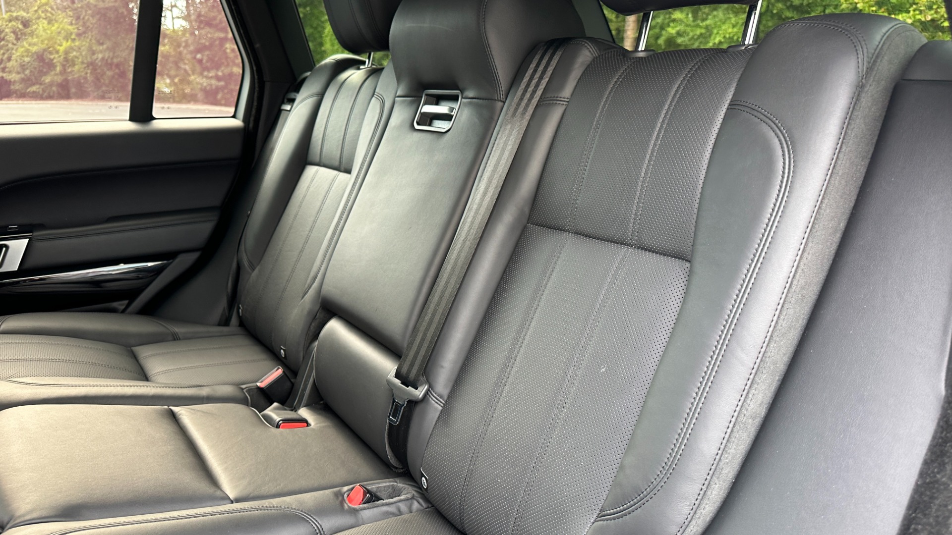 Used 2017 Land Rover Range Rover SC V8 / VISION ASST / DRIVE PKG / MERIDIAN SOUND / PANO-ROOF / NAV / BSM for sale $49,999 at Formula Imports in Charlotte NC 28227 25