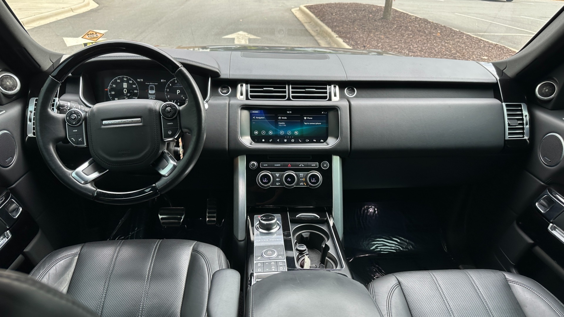 Used 2017 Land Rover Range Rover SC V8 / VISION ASST / DRIVE PKG / MERIDIAN SOUND / PANO-ROOF / NAV / BSM for sale $49,999 at Formula Imports in Charlotte NC 28227 28