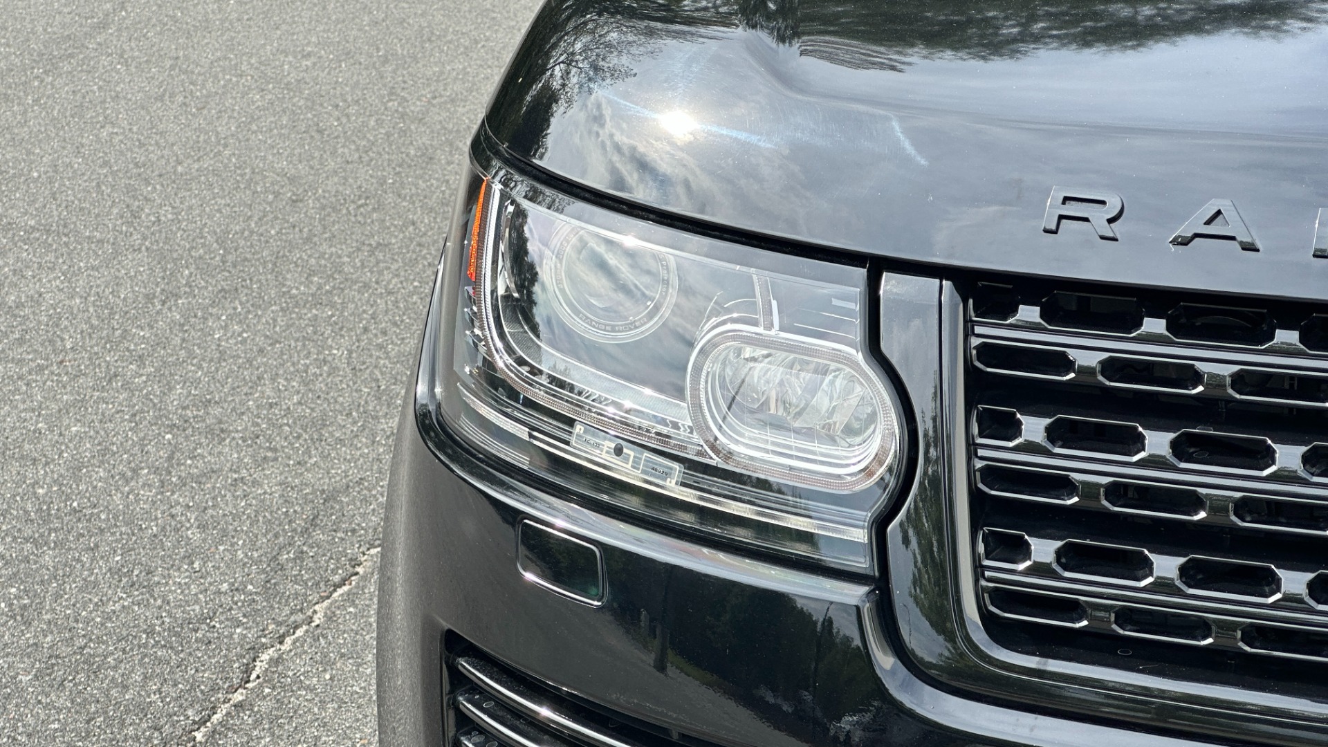 Used 2017 Land Rover RANGE ROVER SC V8 / VISION ASST / DRIVE PKG / MERIDIAN SOUND / PANO-ROOF / NAV / BSM for sale Sold at Formula Imports in Charlotte NC 28227 41