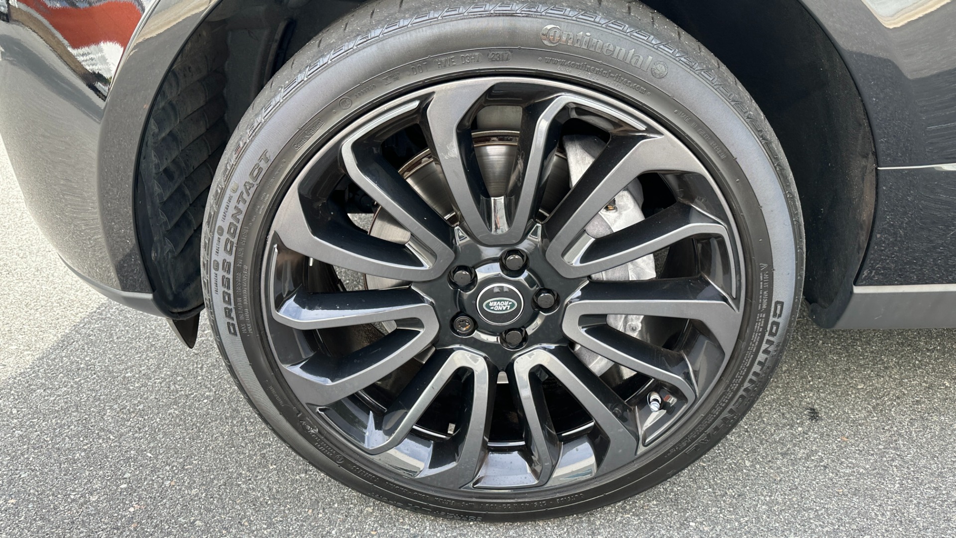 Used 2017 Land Rover Range Rover SC V8 / VISION ASST / DRIVE PKG / MERIDIAN SOUND / PANO-ROOF / NAV / BSM for sale $49,999 at Formula Imports in Charlotte NC 28227 49