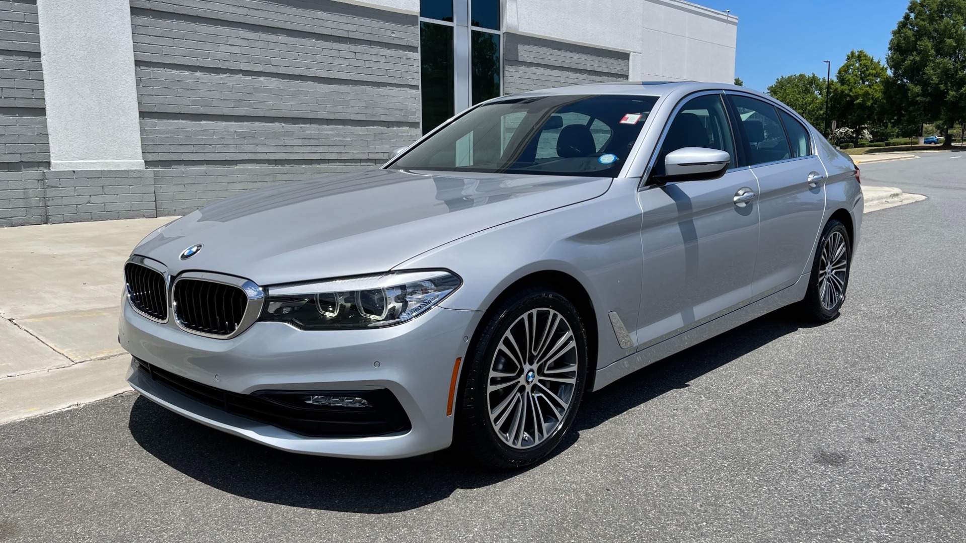 Used 2017 BMW 5-SERIES 530I / NAV / DRVR ASST / SUNROOF / HUD / REARVIEW for sale Sold at Formula Imports in Charlotte NC 28227 3