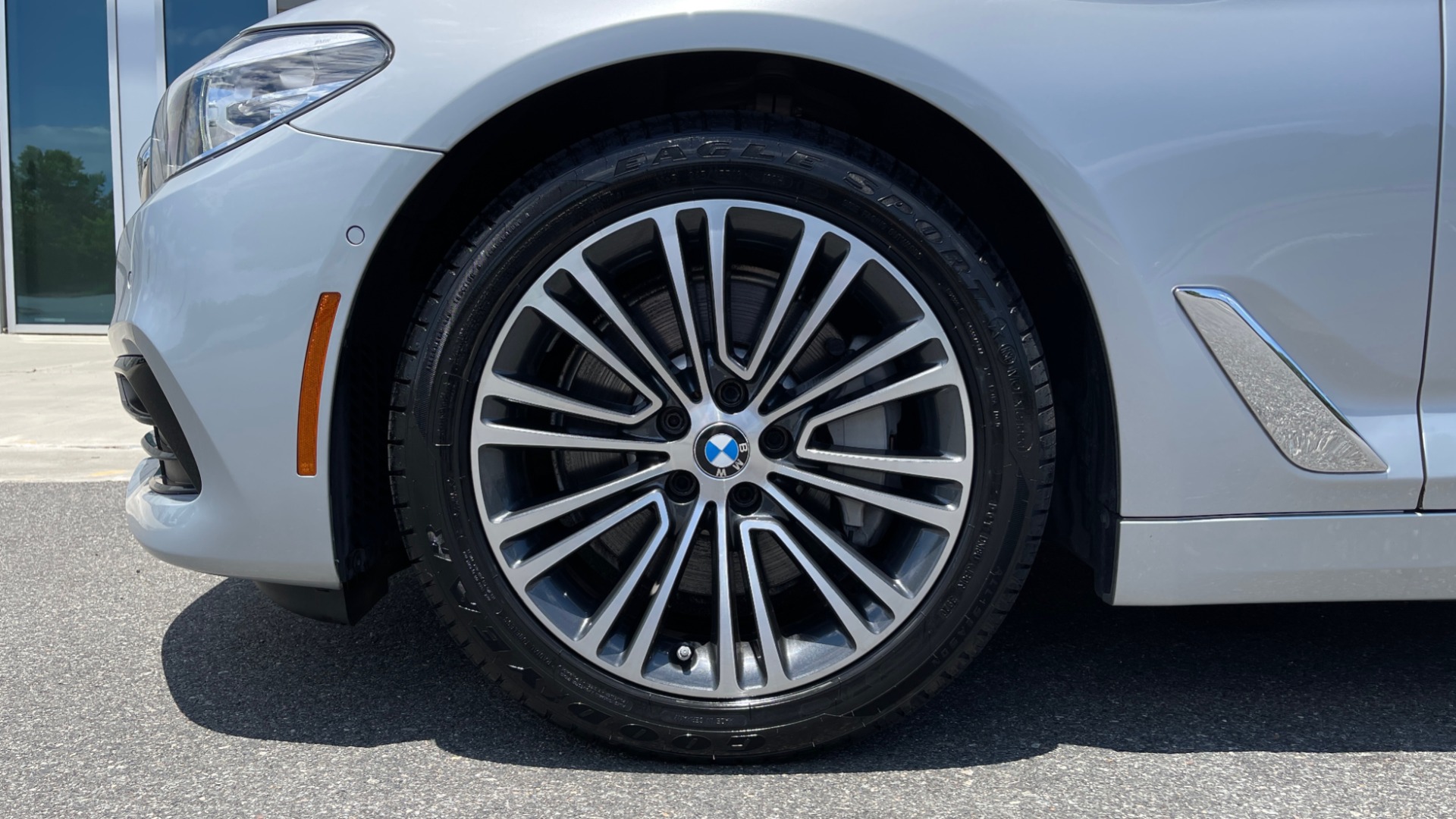 Used 2017 BMW 5-SERIES 530I / NAV / DRVR ASST / SUNROOF / HUD / REARVIEW for sale Sold at Formula Imports in Charlotte NC 28227 78