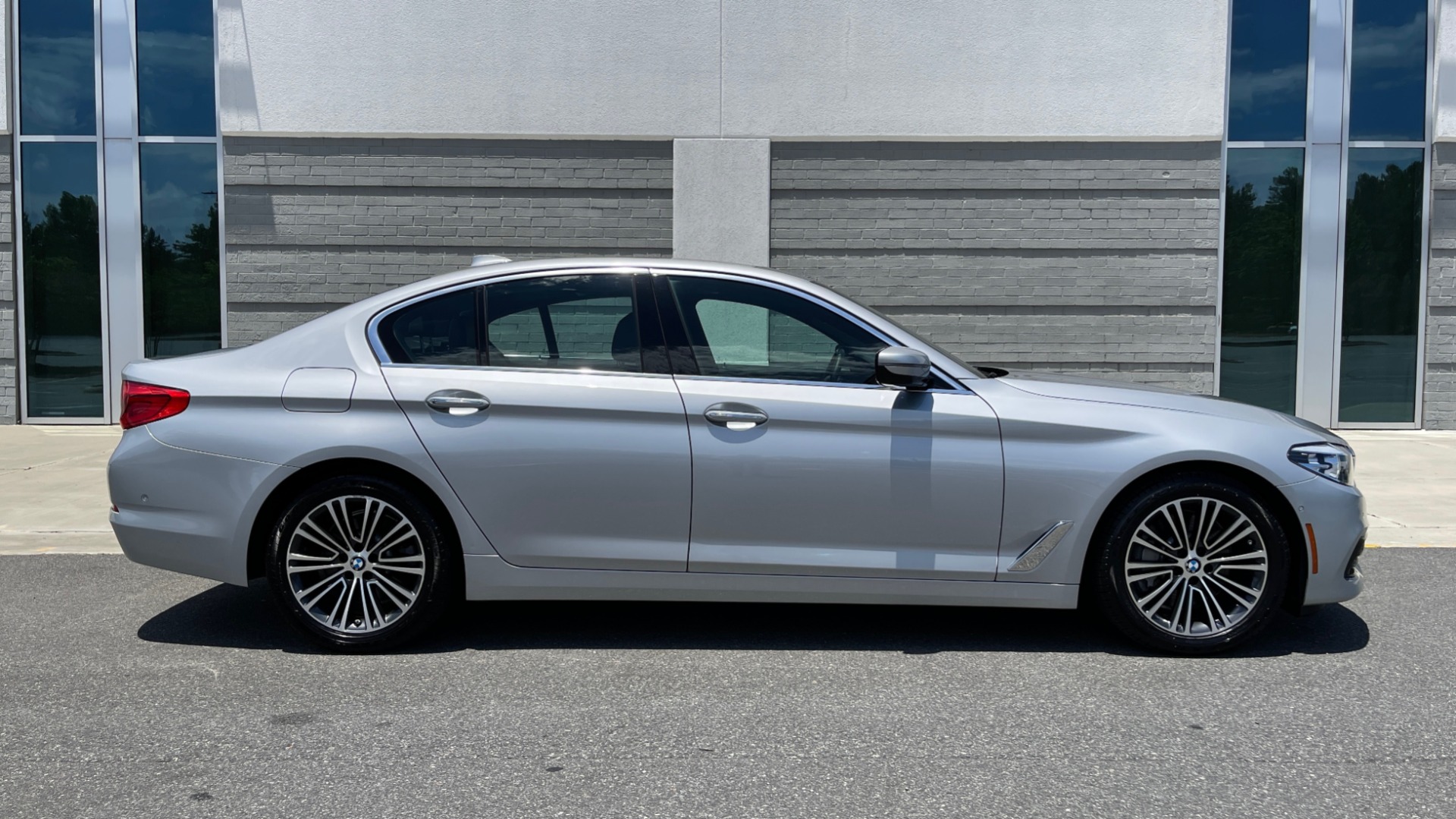 Used 2017 BMW 5-SERIES 530I / NAV / DRVR ASST / SUNROOF / HUD / REARVIEW for sale Sold at Formula Imports in Charlotte NC 28227 8