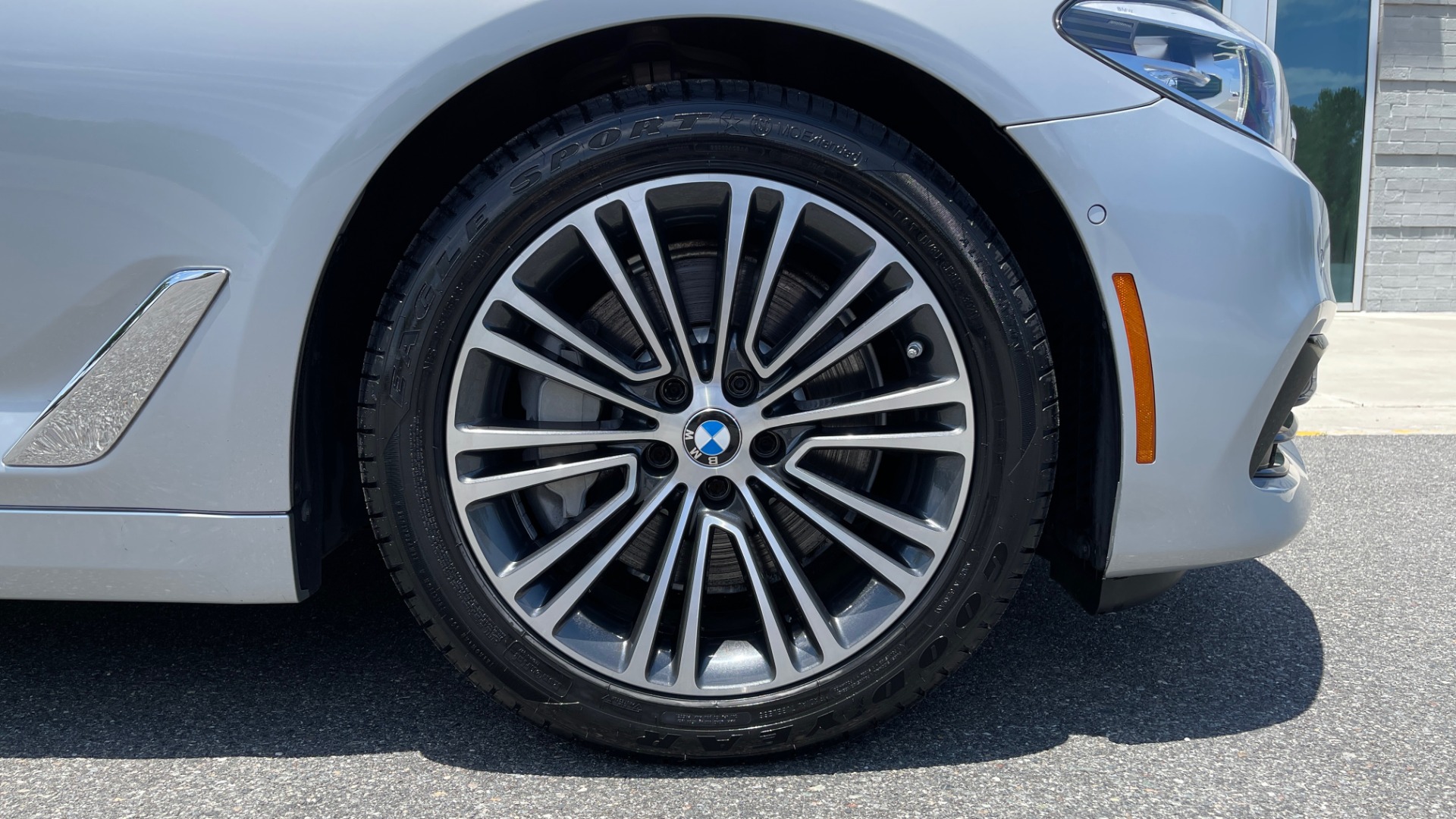 Used 2017 BMW 5-SERIES 530I / NAV / DRVR ASST / SUNROOF / HUD / REARVIEW for sale Sold at Formula Imports in Charlotte NC 28227 81