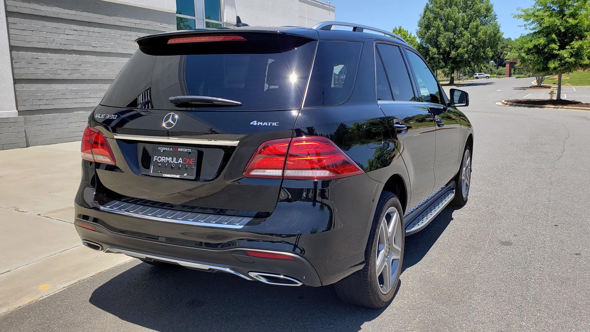 Used 2018 Mercedes-Benz GLE 350 4MATIC PREMIUM / NAV / AMG LINE INT / H/K SND / SUNROOF / REARVIEW for sale Sold at Formula Imports in Charlotte NC 28227 2