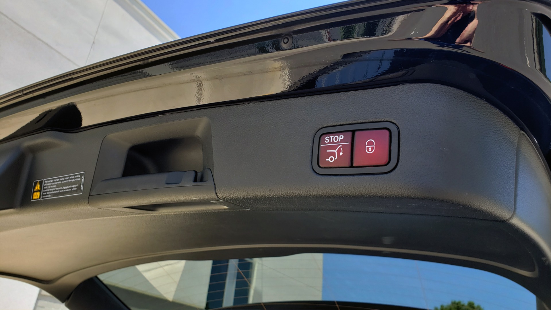 Used 2018 Mercedes-Benz GLE 350 4MATIC PREMIUM / NAV / AMG LINE INT / H/K SND / SUNROOF / REARVIEW for sale Sold at Formula Imports in Charlotte NC 28227 22