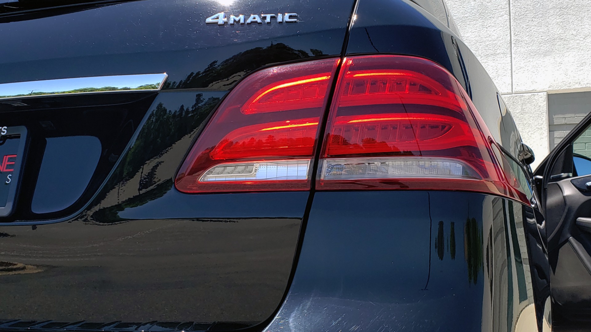 Used 2018 Mercedes-Benz GLE 350 4MATIC PREMIUM / NAV / AMG LINE INT / H/K SND / SUNROOF / REARVIEW for sale Sold at Formula Imports in Charlotte NC 28227 32