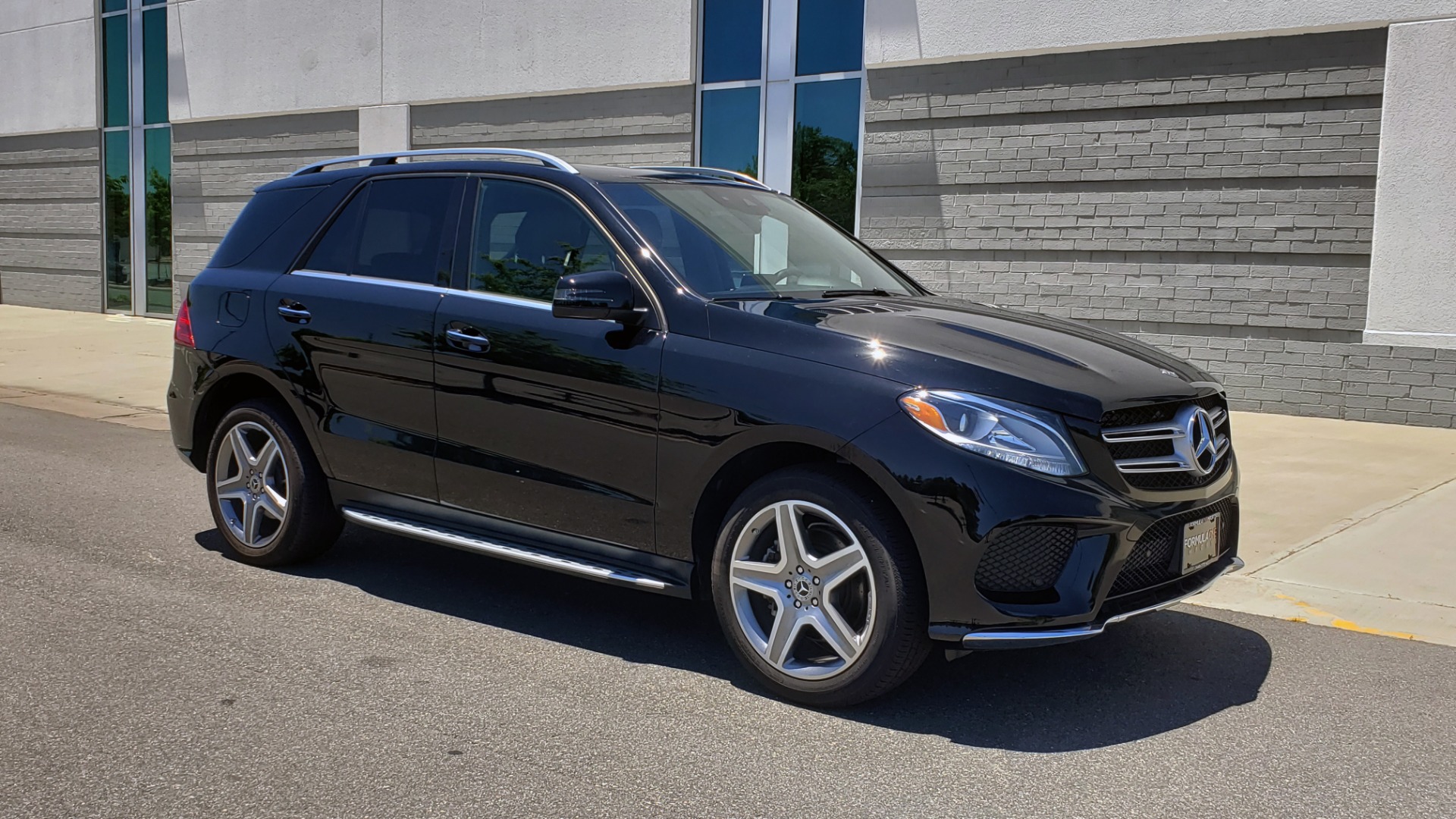 Used 2018 Mercedes-Benz GLE 350 4MATIC PREMIUM / NAV / AMG LINE INT / H/K SND / SUNROOF / REARVIEW for sale Sold at Formula Imports in Charlotte NC 28227 7