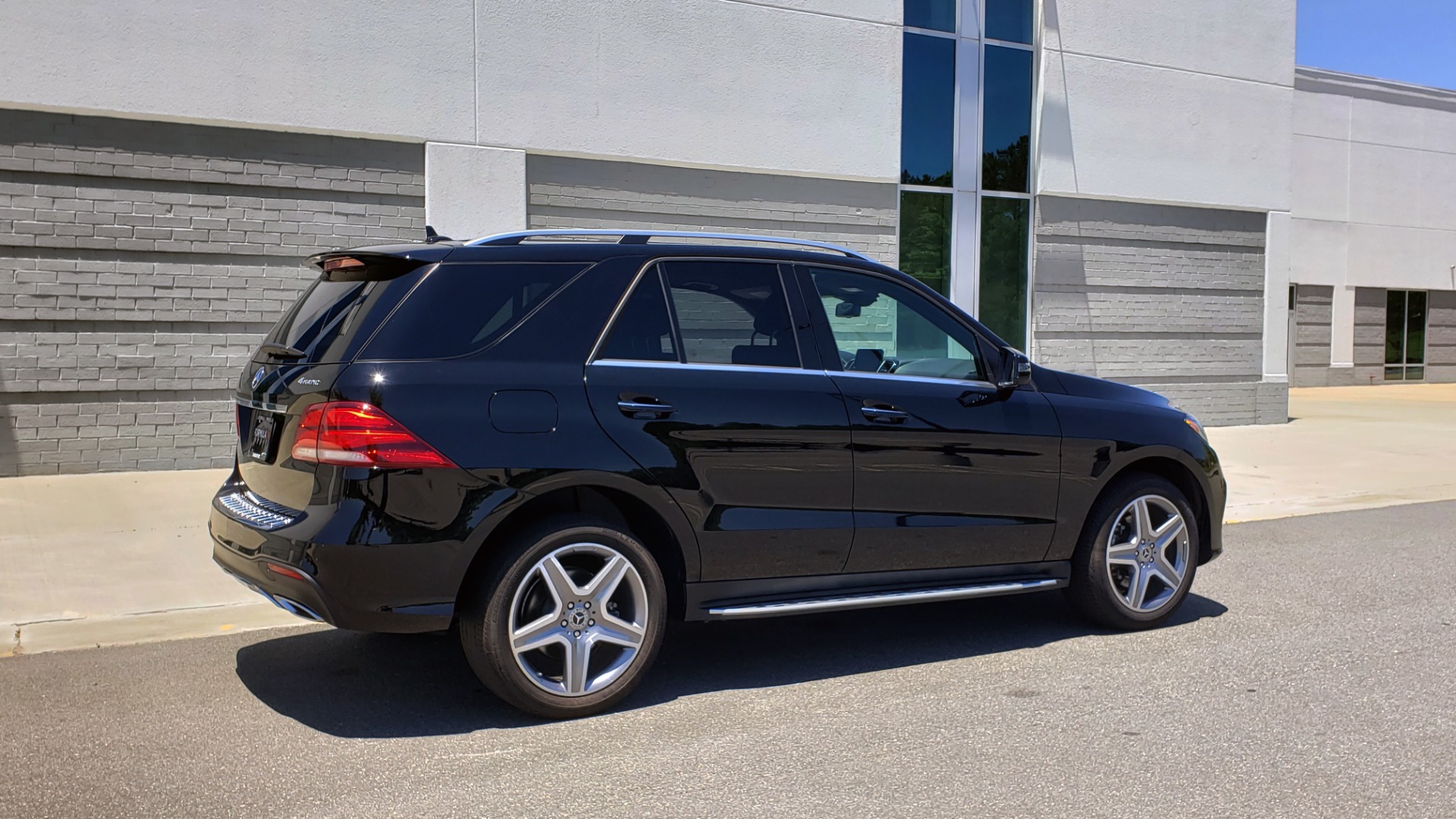 Used 2018 Mercedes-Benz GLE 350 4MATIC PREMIUM / NAV / AMG LINE INT / H/K SND / SUNROOF / REARVIEW for sale Sold at Formula Imports in Charlotte NC 28227 8