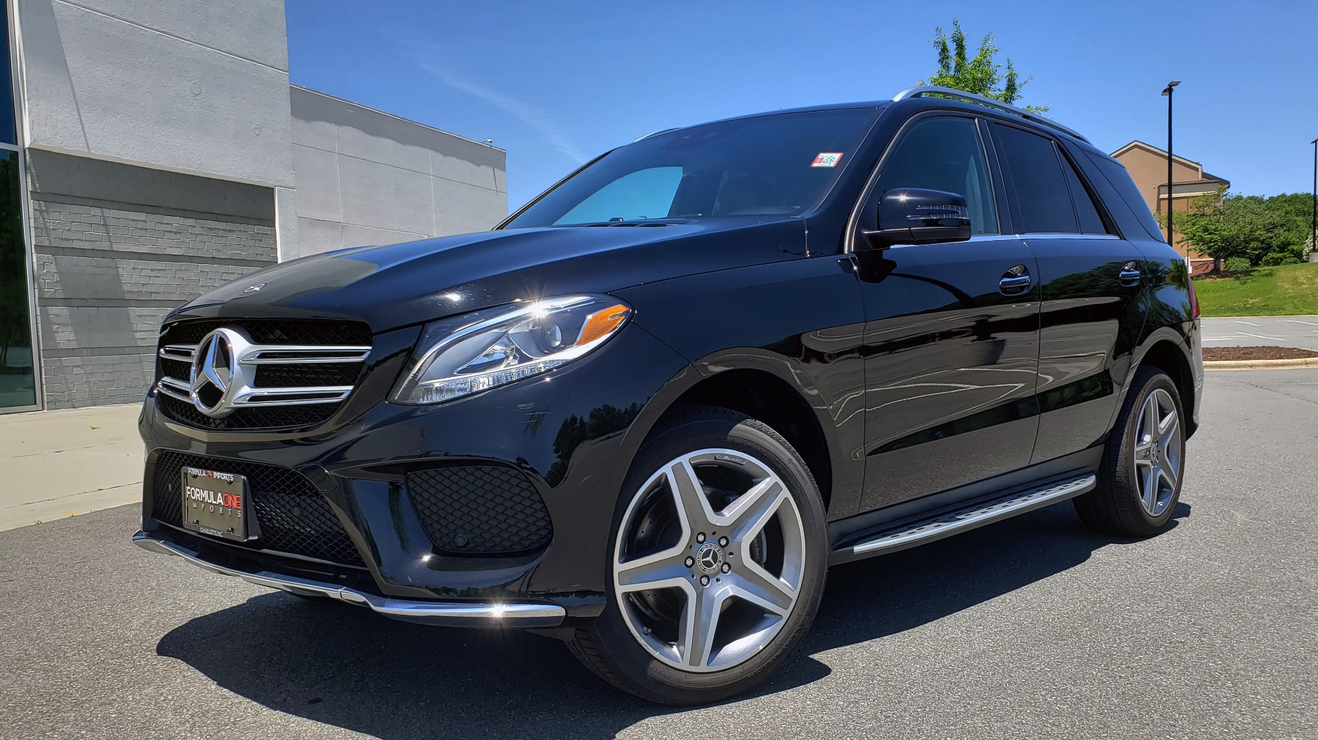 Used 2018 Mercedes-Benz GLE 350 4MATIC PREMIUM / NAV / AMG LINE INT / H/K SND / SUNROOF / REARVIEW for sale Sold at Formula Imports in Charlotte NC 28227 1