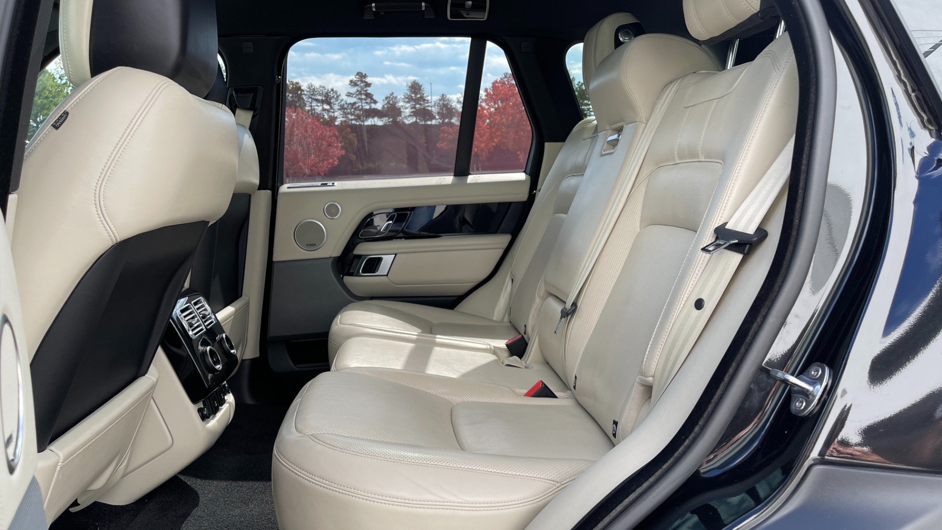 Used 2018 Land Rover Range Rover for sale Sold at Formula Imports in Charlotte NC 28227 16
