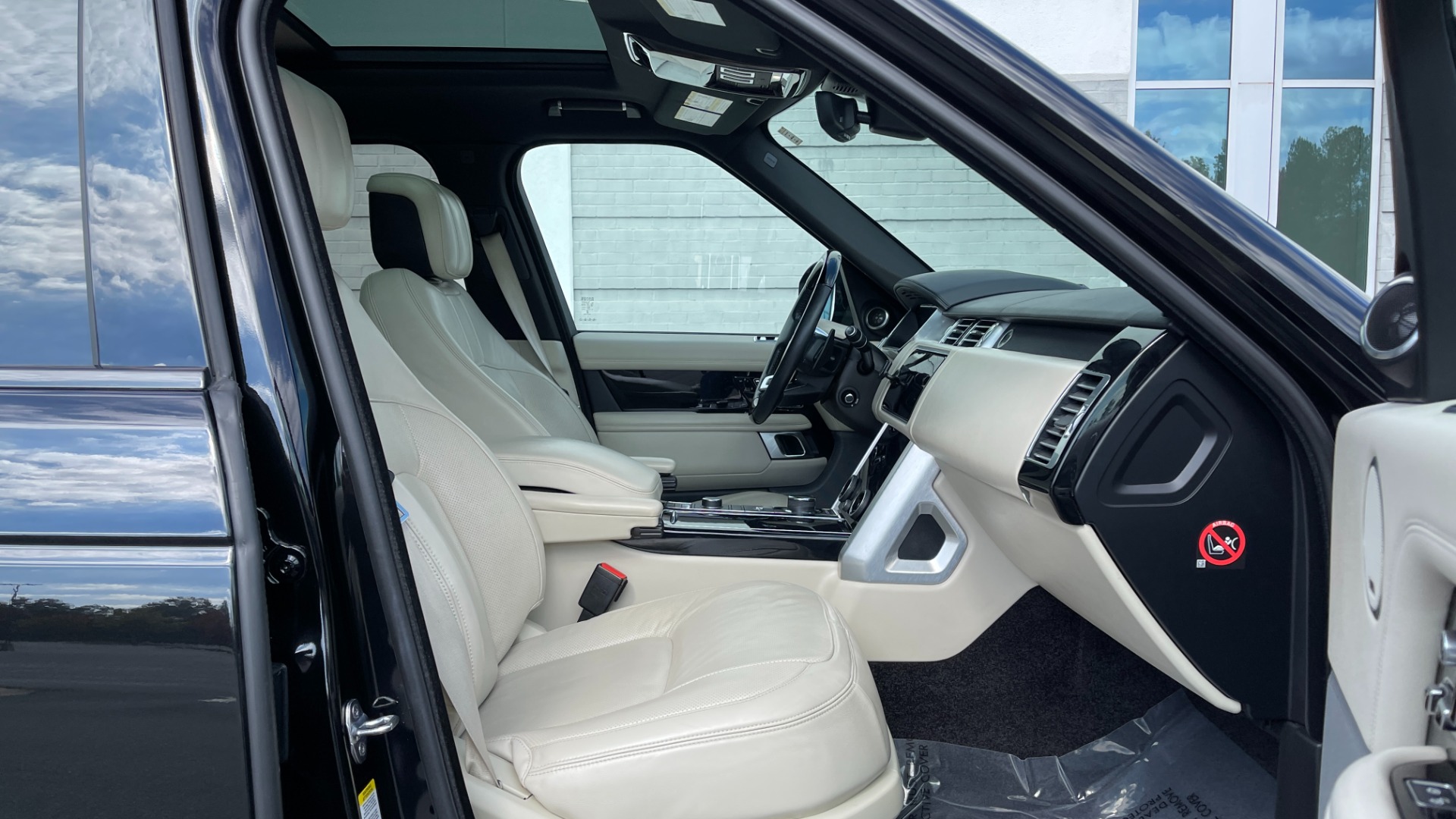Used 2018 Land Rover Range Rover for sale Sold at Formula Imports in Charlotte NC 28227 21