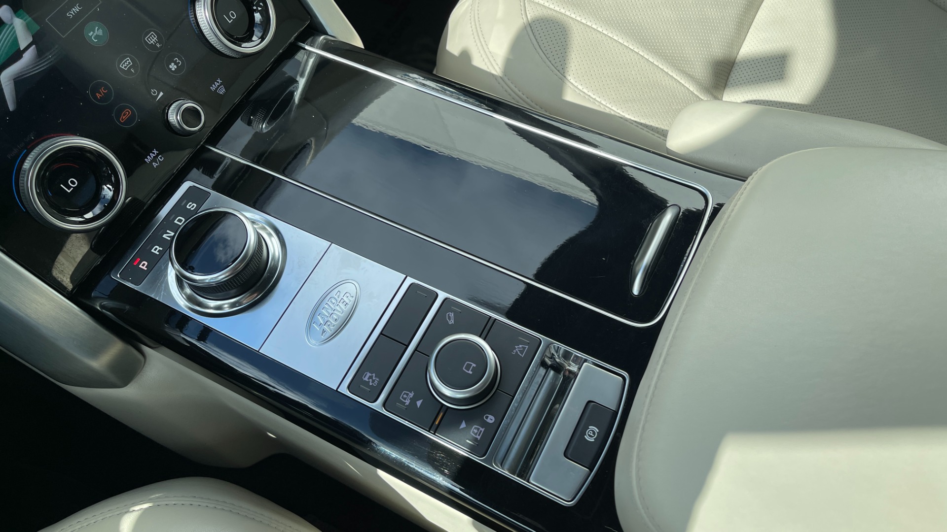 Used 2018 Land Rover Range Rover for sale Sold at Formula Imports in Charlotte NC 28227 29