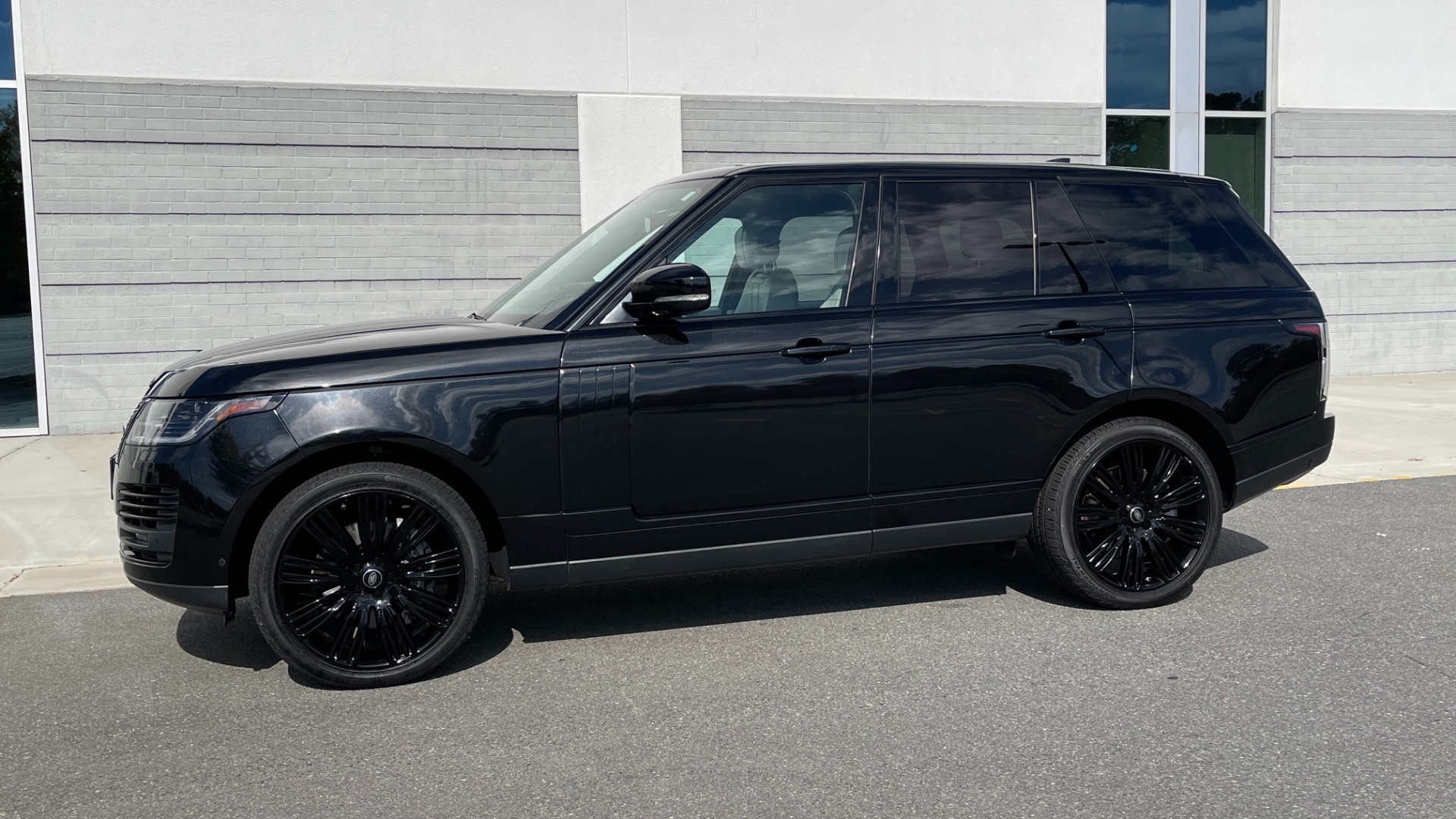 Used 2018 Land Rover Range Rover for sale Sold at Formula Imports in Charlotte NC 28227 3