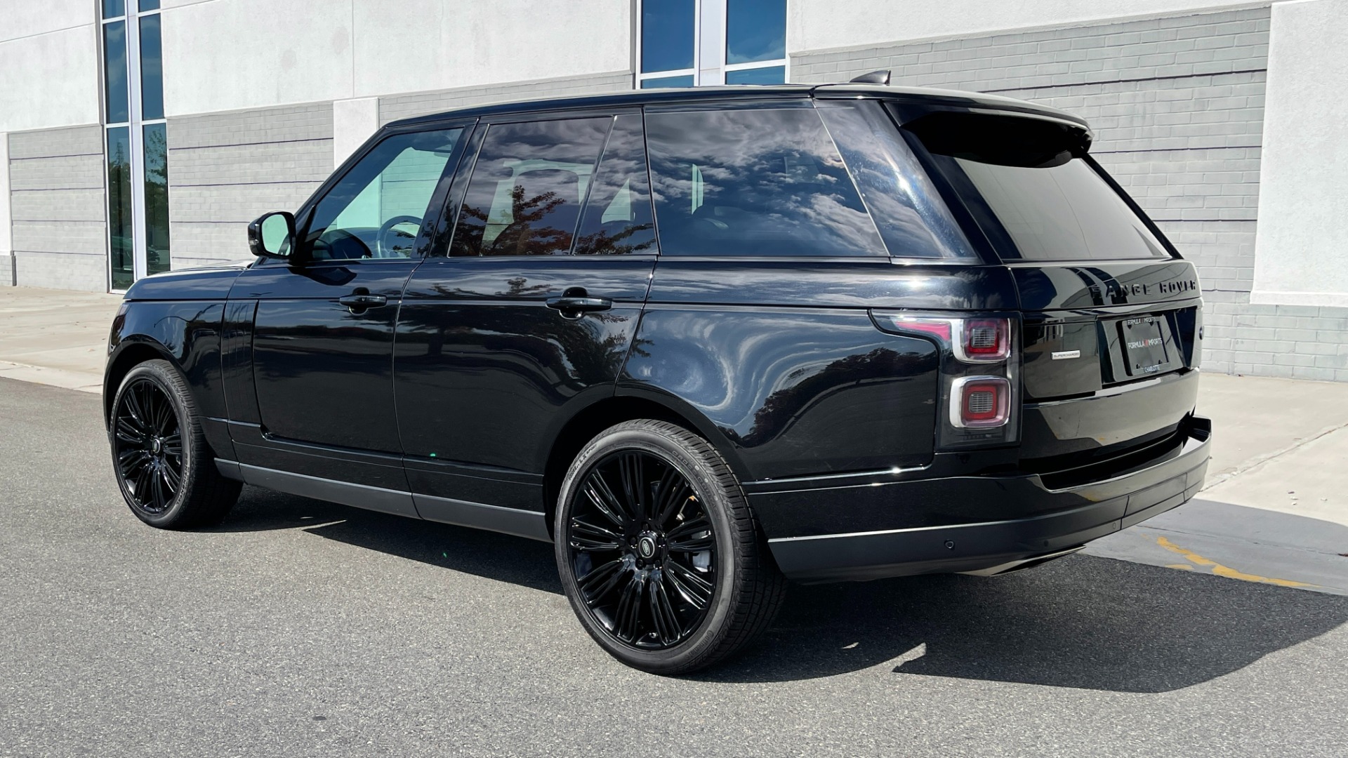 Used 2018 Land Rover Range Rover for sale Sold at Formula Imports in Charlotte NC 28227 4
