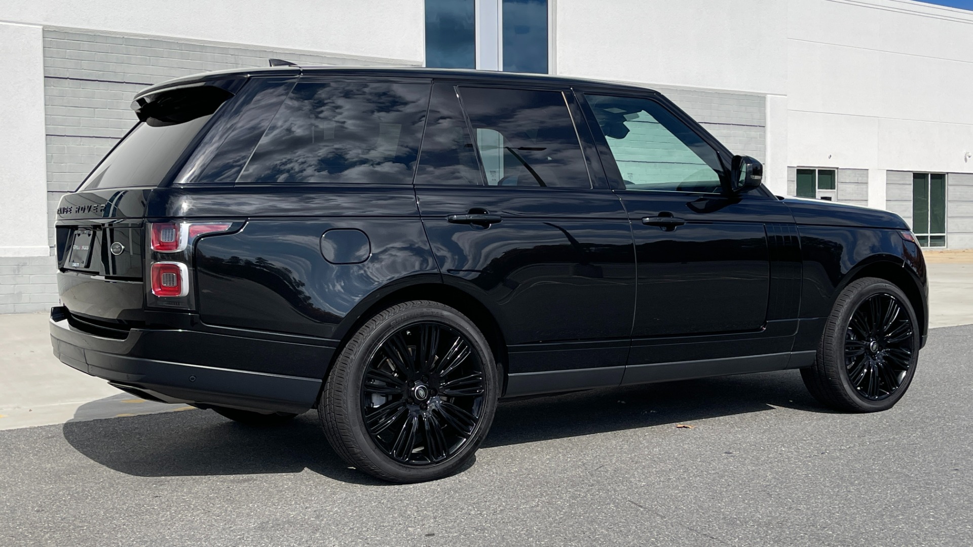 Used 2018 Land Rover Range Rover for sale Sold at Formula Imports in Charlotte NC 28227 9