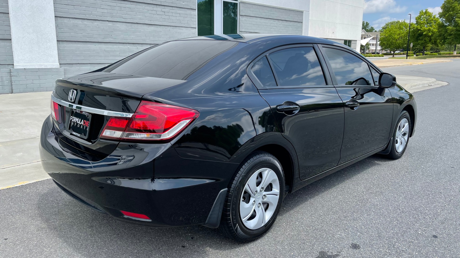 Used 2013 Honda CIVIC SEDAN LX / 5-SPD AUTO / 1.8L 4-CYL / BLUETOOTH / AIR CONDITIONING for sale Sold at Formula Imports in Charlotte NC 28227 10