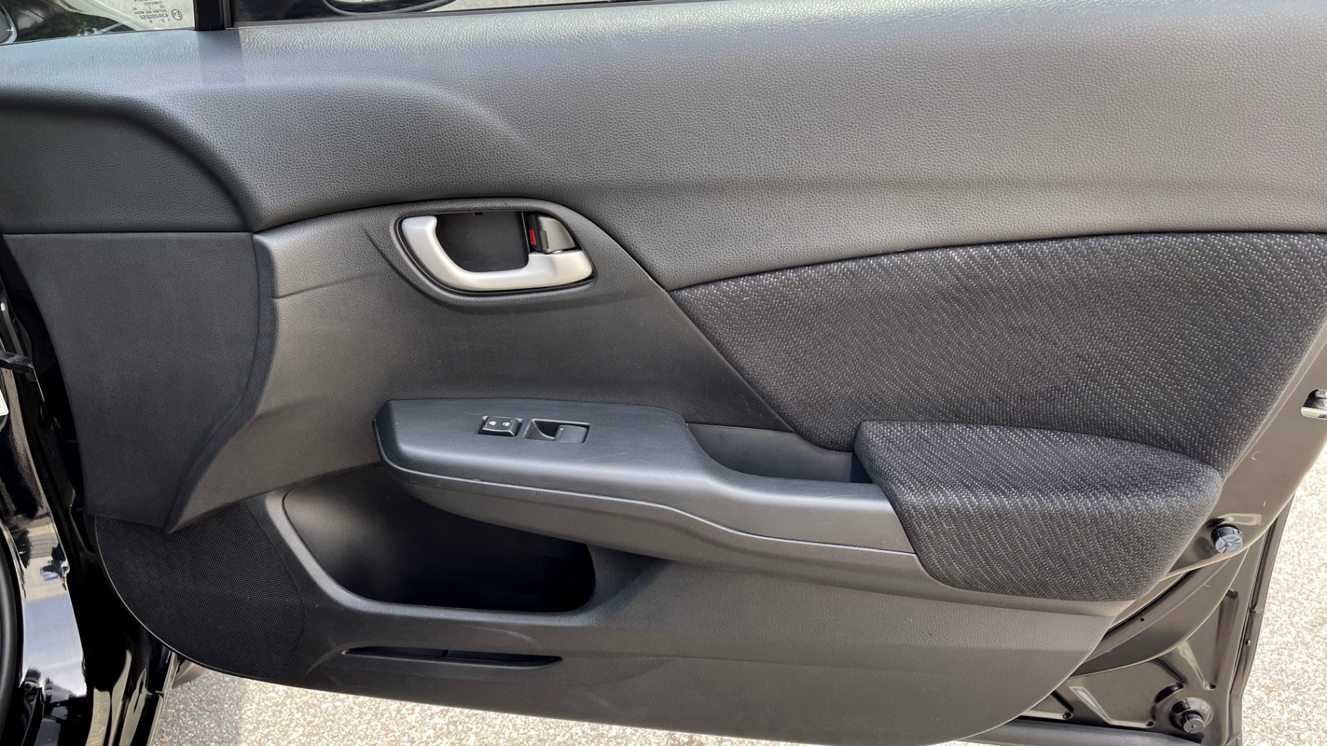 Used 2013 Honda CIVIC SEDAN LX / 5-SPD AUTO / 1.8L 4-CYL / BLUETOOTH / AIR CONDITIONING for sale Sold at Formula Imports in Charlotte NC 28227 21