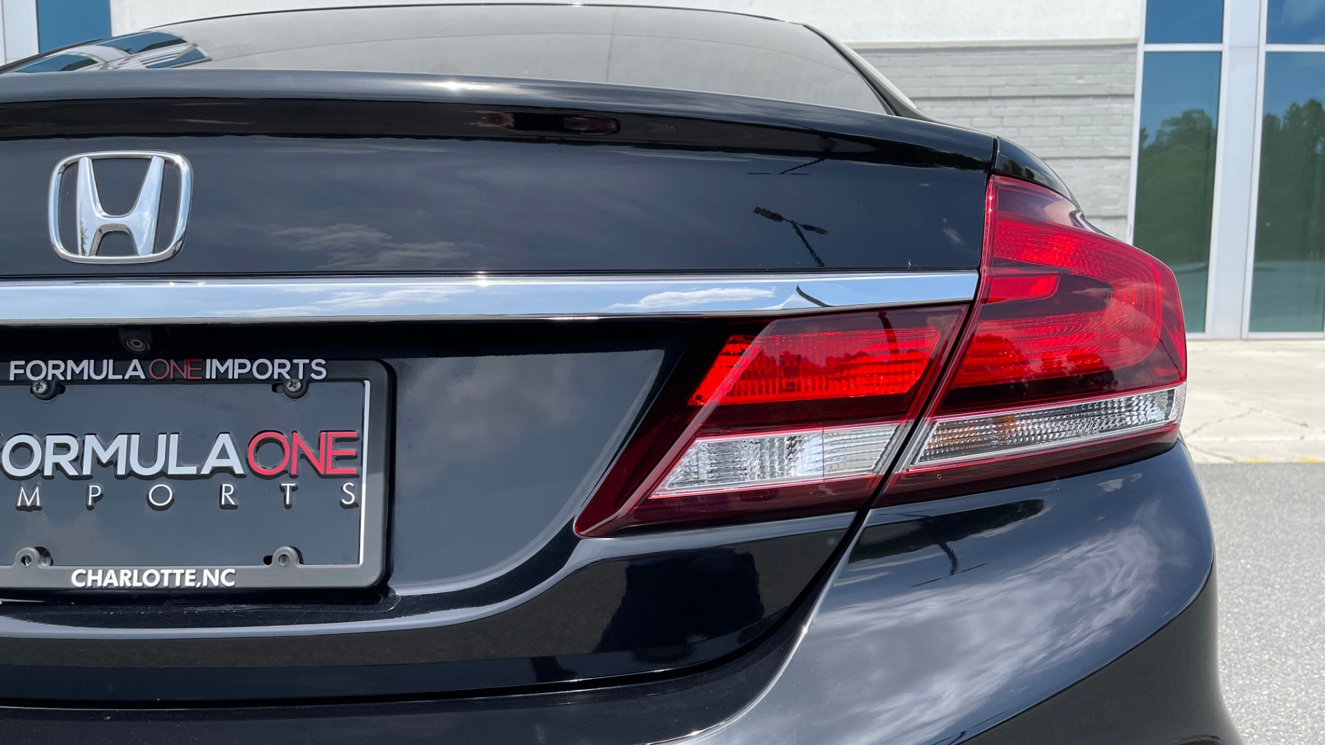 Used 2013 Honda CIVIC SEDAN LX / 5-SPD AUTO / 1.8L 4-CYL / BLUETOOTH / AIR CONDITIONING for sale Sold at Formula Imports in Charlotte NC 28227 28
