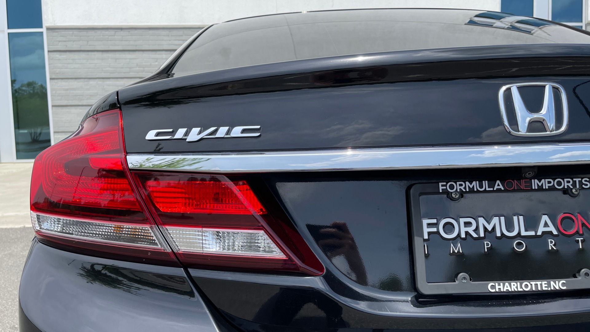 Used 2013 Honda CIVIC SEDAN LX / 5-SPD AUTO / 1.8L 4-CYL / BLUETOOTH / AIR CONDITIONING for sale Sold at Formula Imports in Charlotte NC 28227 29