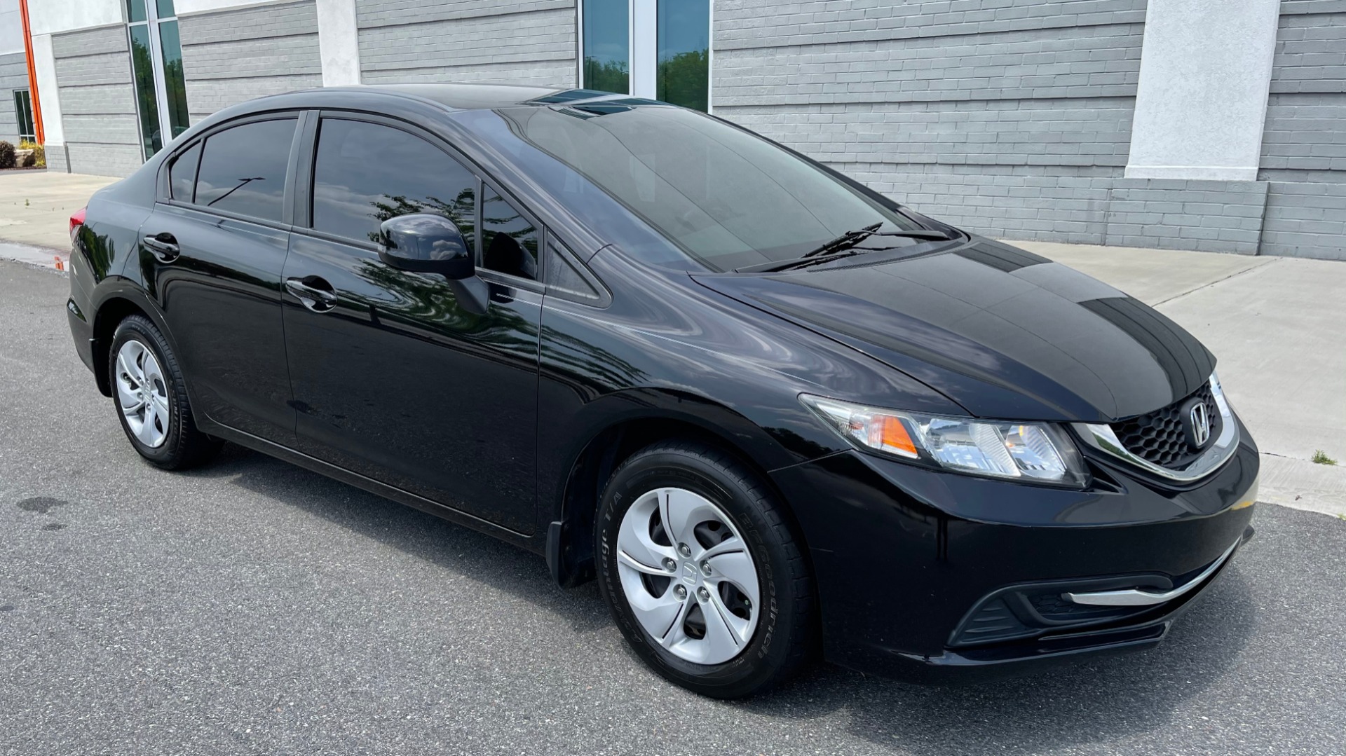 Used 2013 Honda CIVIC SEDAN LX / 5-SPD AUTO / 1.8L 4-CYL / BLUETOOTH / AIR CONDITIONING for sale Sold at Formula Imports in Charlotte NC 28227 8