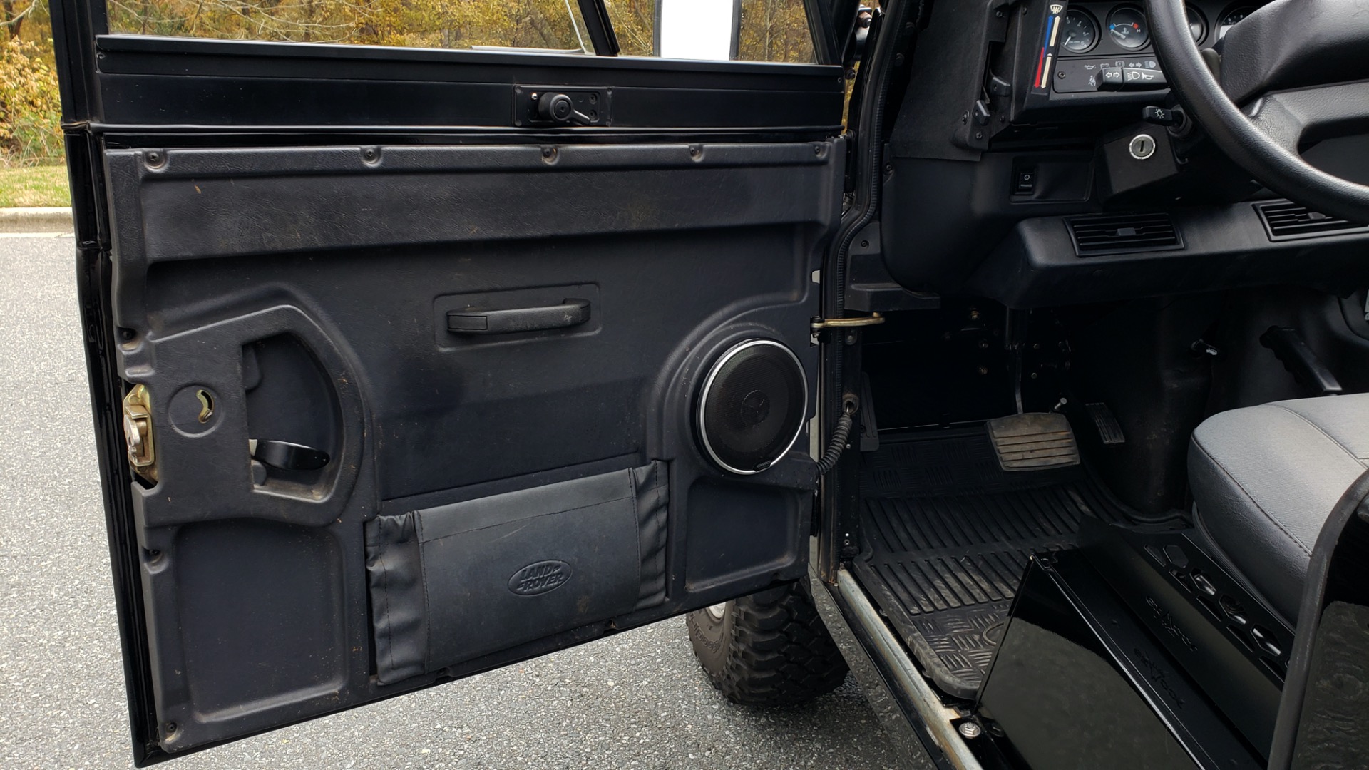 Used 1997 Land Rover DEFENDER 90 NAS SOFT-TOP 4x4 / LOW MILES / SUPER CLEAN for sale Sold at Formula Imports in Charlotte NC 28227 30