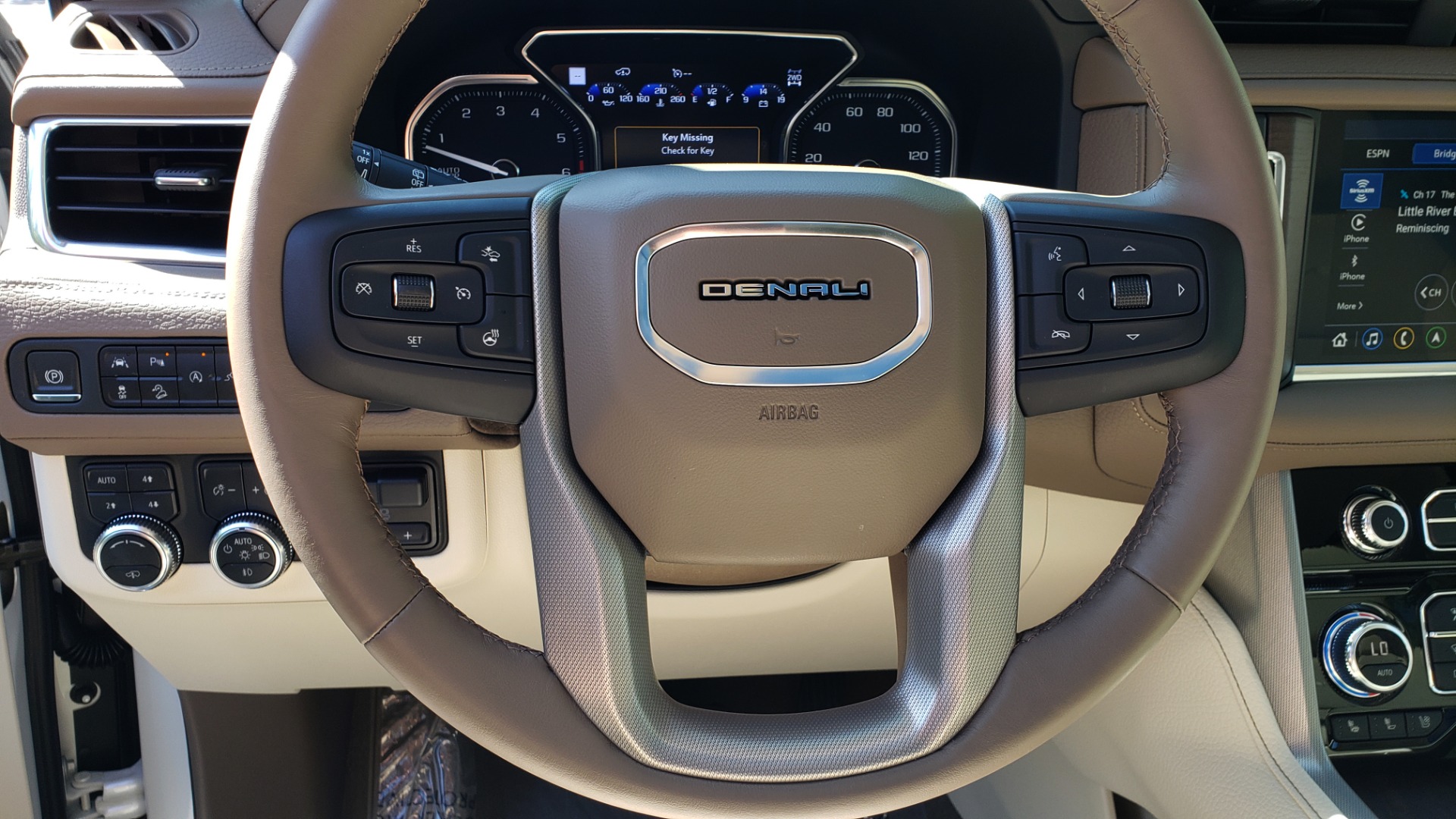 Used 2021 GMC YUKON DENALI PREM / 4WD / NAV / TECH / TRAILER / SECURITY / SUNROOF for sale Sold at Formula Imports in Charlotte NC 28227 18