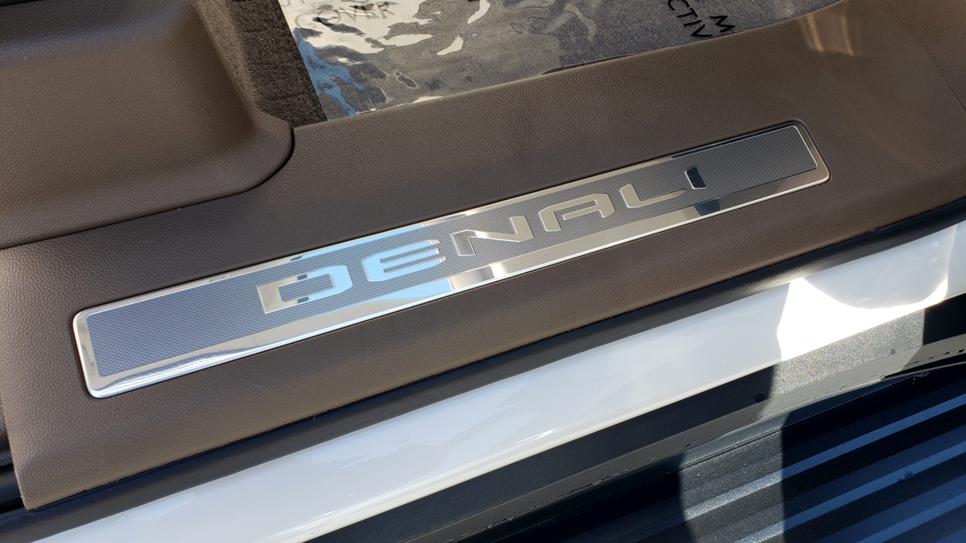 Used 2021 GMC YUKON DENALI PREM / 4WD / NAV / TECH / TRAILER / SECURITY / SUNROOF for sale Sold at Formula Imports in Charlotte NC 28227 23