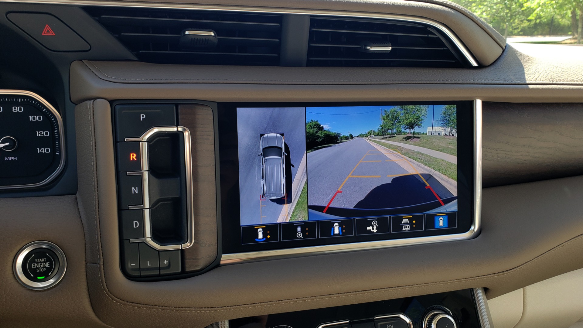 Used 2021 GMC YUKON DENALI PREM / 4WD / NAV / TECH / TRAILER / SECURITY / SUNROOF for sale Sold at Formula Imports in Charlotte NC 28227 39