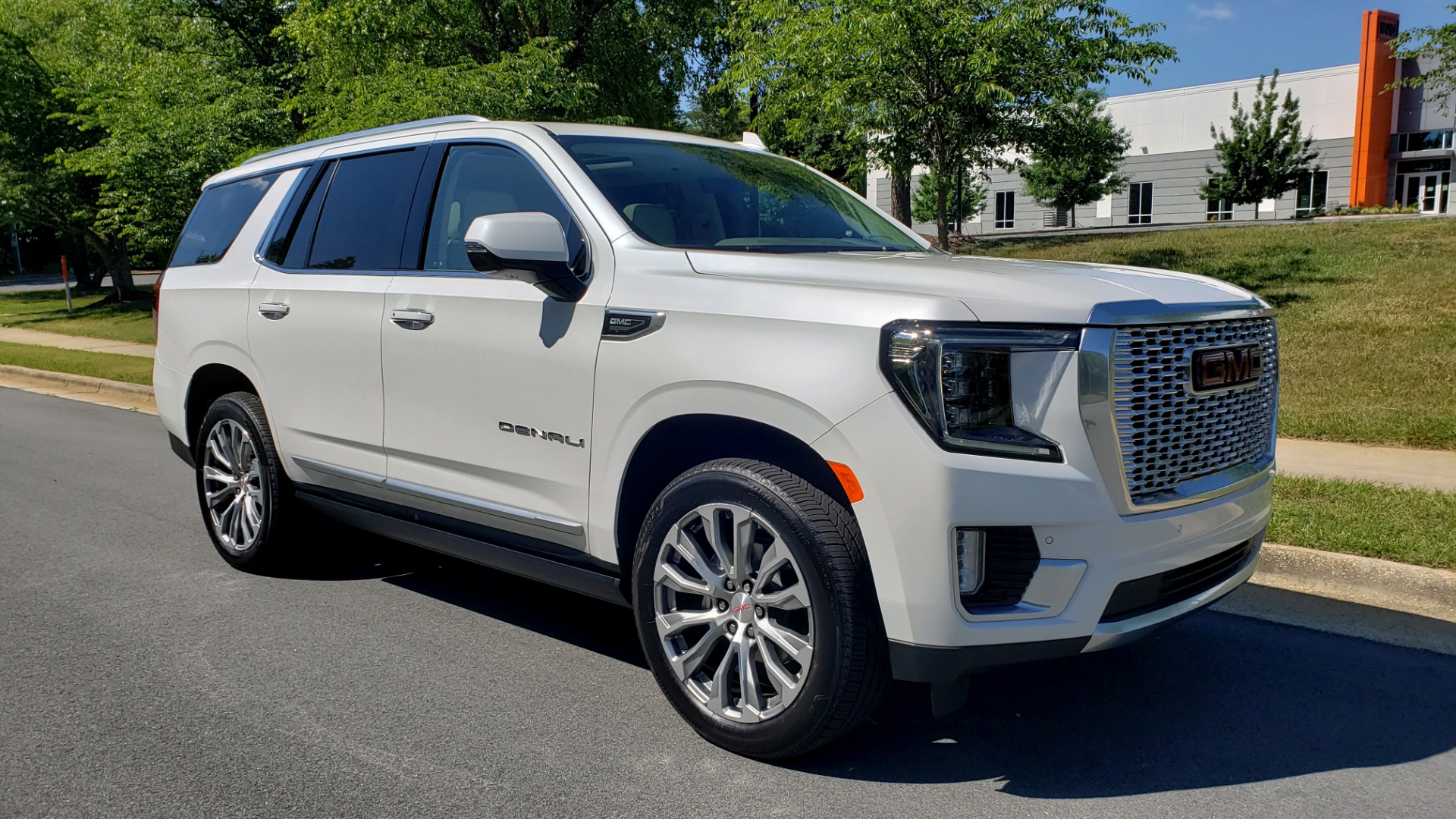 Used 2021 GMC YUKON DENALI PREM / 4WD / NAV / TECH / TRAILER / SECURITY / SUNROOF for sale Sold at Formula Imports in Charlotte NC 28227 4