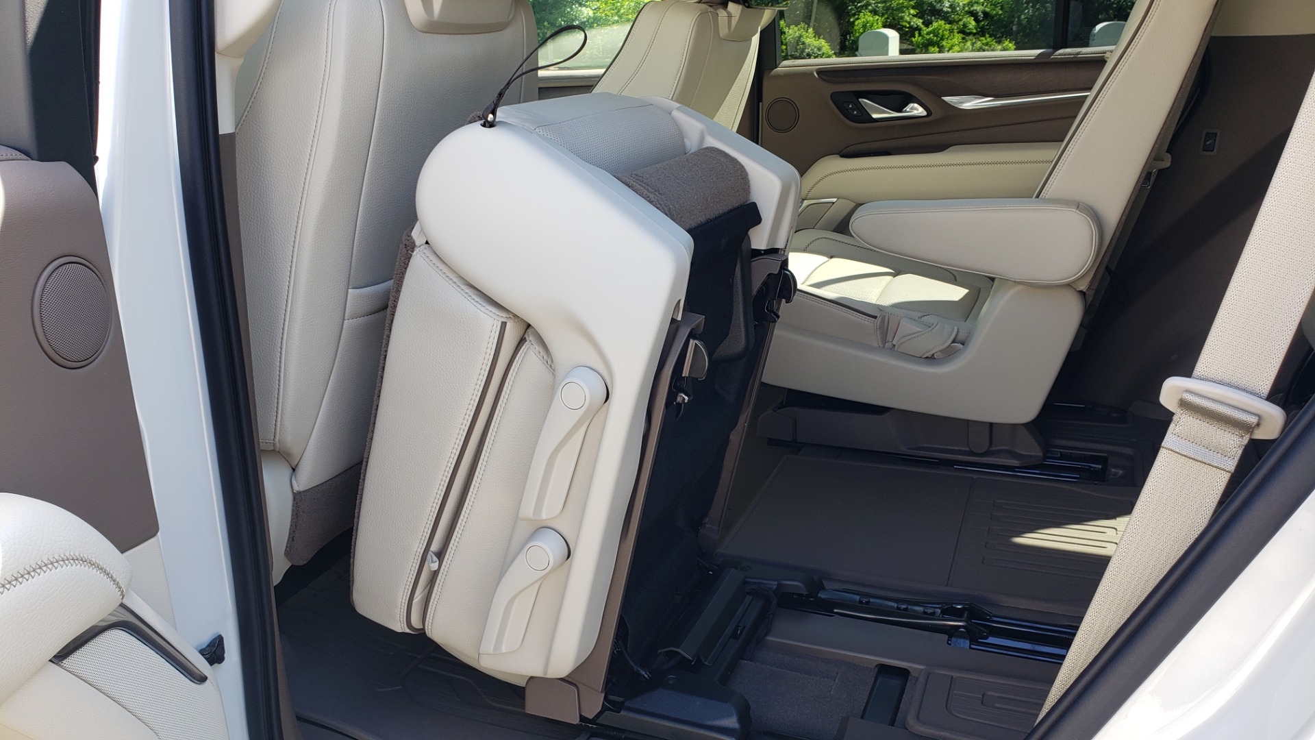 Used 2021 GMC YUKON DENALI PREM / 4WD / NAV / TECH / TRAILER / SECURITY / SUNROOF for sale Sold at Formula Imports in Charlotte NC 28227 58