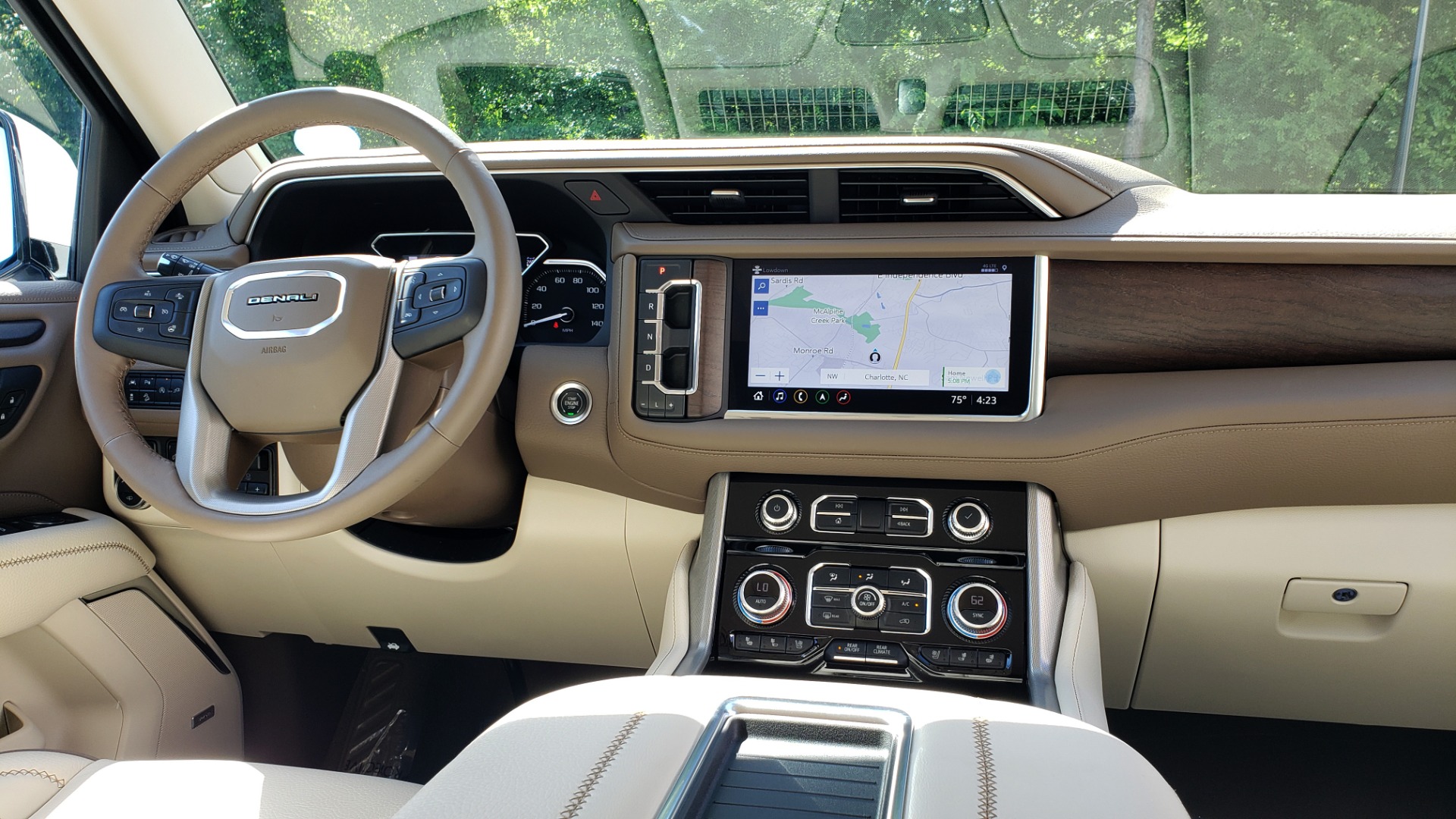Used 2021 GMC YUKON DENALI PREM / 4WD / NAV / TECH / TRAILER / SECURITY / SUNROOF for sale Sold at Formula Imports in Charlotte NC 28227 73