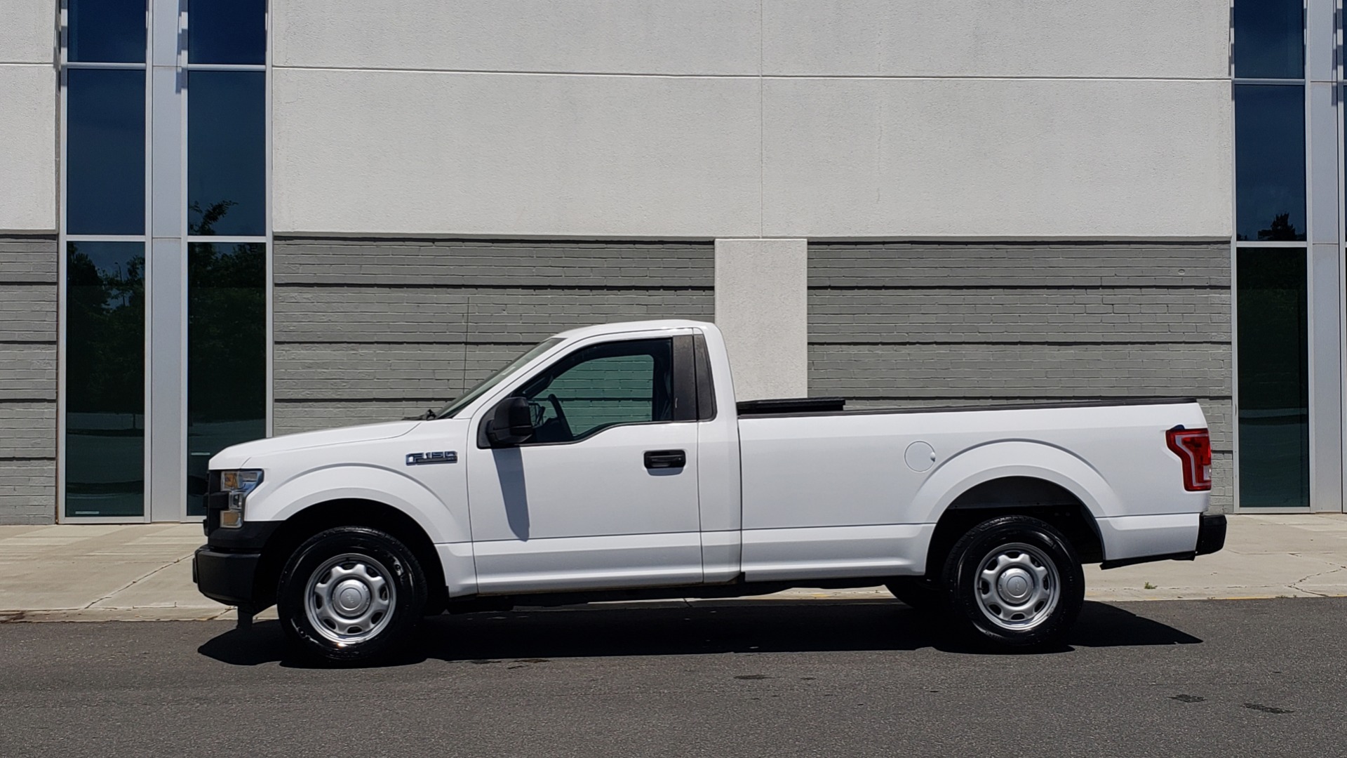 Used 2016 Ford F-150 XL 4X2 REGULAR CAB / 3.5L V6 / 6-SPD AUTO / CRUISE CONTROL for sale Sold at Formula Imports in Charlotte NC 28227 2