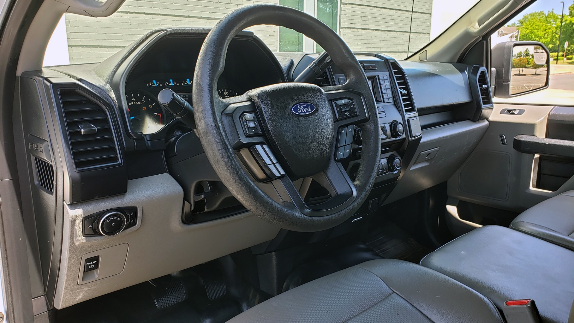 Used 2016 Ford F-150 XL 4X2 REGULAR CAB / 3.5L V6 / 6-SPD AUTO / CRUISE CONTROL for sale Sold at Formula Imports in Charlotte NC 28227 29