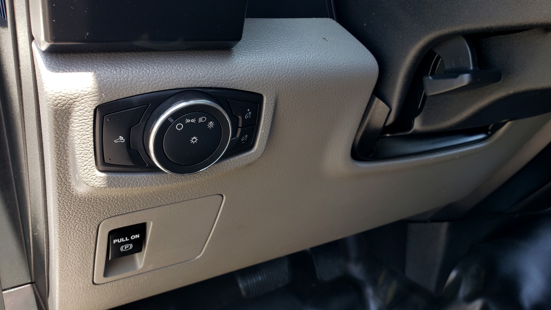 Used 2016 Ford F-150 XL 4X2 REGULAR CAB / 3.5L V6 / 6-SPD AUTO / CRUISE CONTROL for sale Sold at Formula Imports in Charlotte NC 28227 31