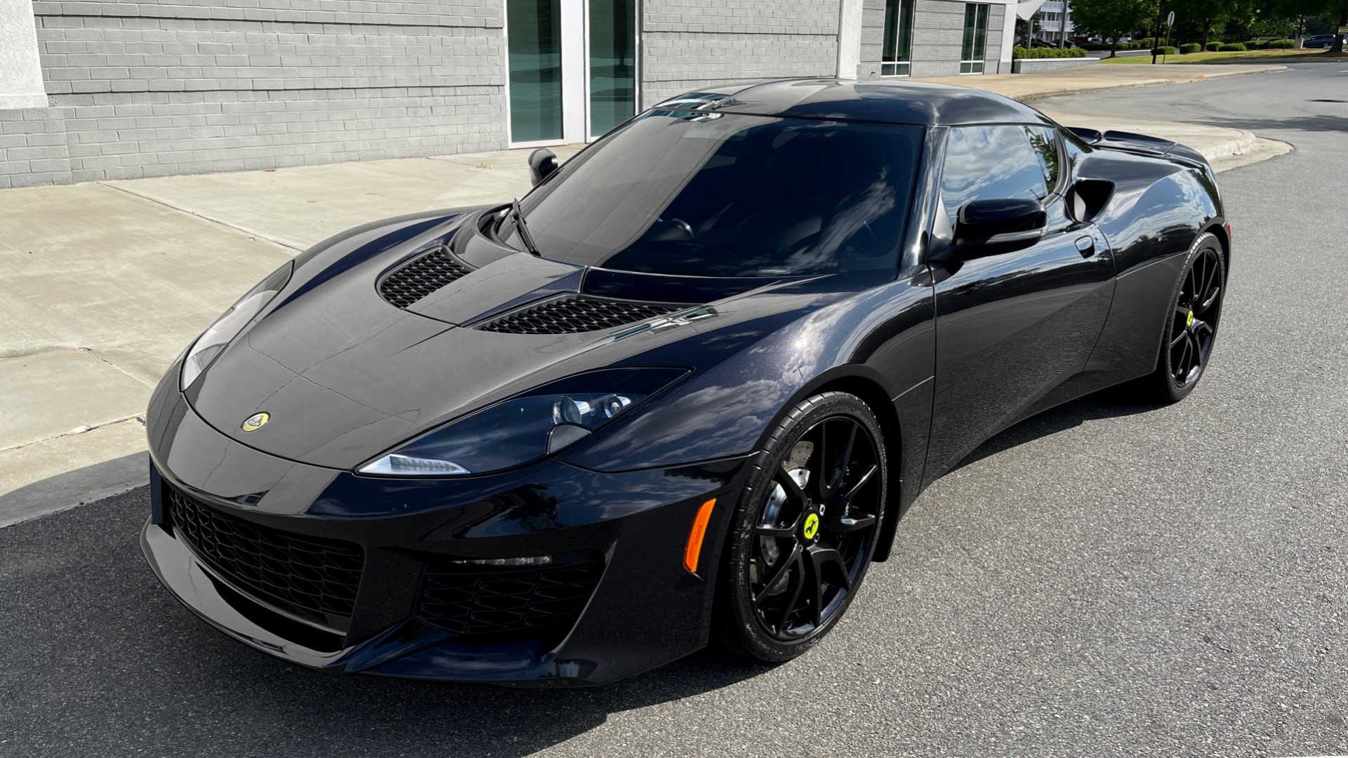 Used 2017 Lotus EVORA 400 COUPE / 3.5L SUPERCHARGED V6 / PDL SHIFT AUTO / NAV / REARVIEW for sale Sold at Formula Imports in Charlotte NC 28227 4