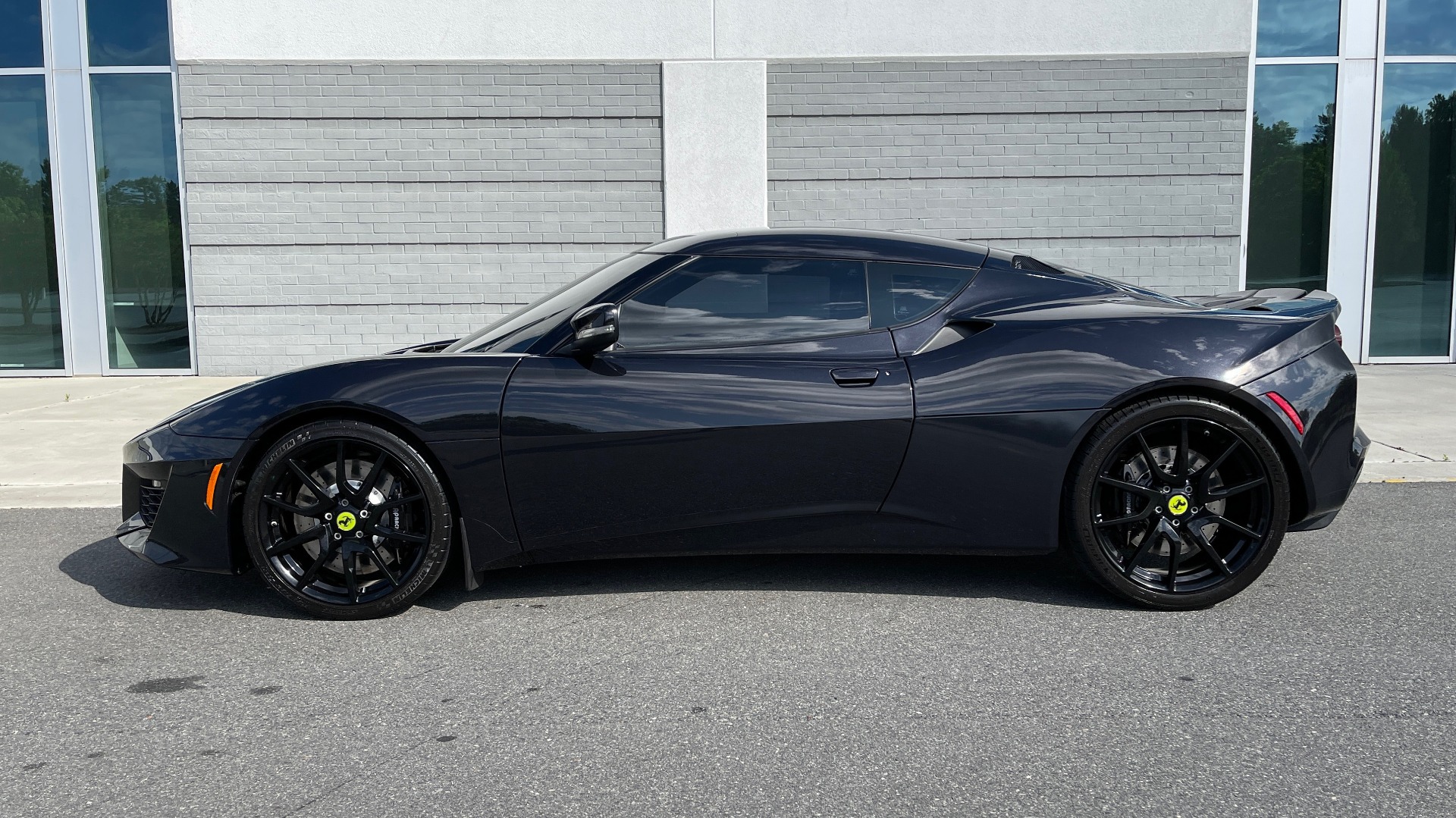 Used 2017 Lotus EVORA 400 COUPE / 3.5L SUPERCHARGED V6 / PDL SHIFT AUTO / NAV / REARVIEW for sale Sold at Formula Imports in Charlotte NC 28227 5
