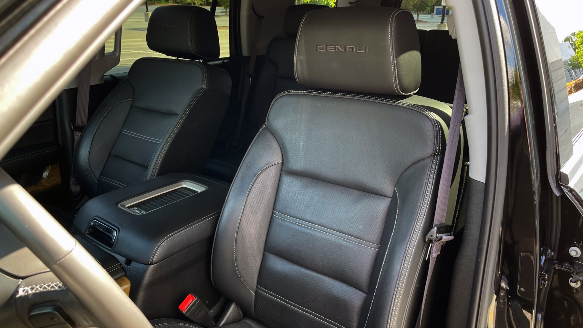 Used 2017 GMC YUKON DENALI 4WD / OPEN ROAD / NAV / ENTERTAINMENT / SUNROOF / ADAPT CRUISE for sale Sold at Formula Imports in Charlotte NC 28227 51
