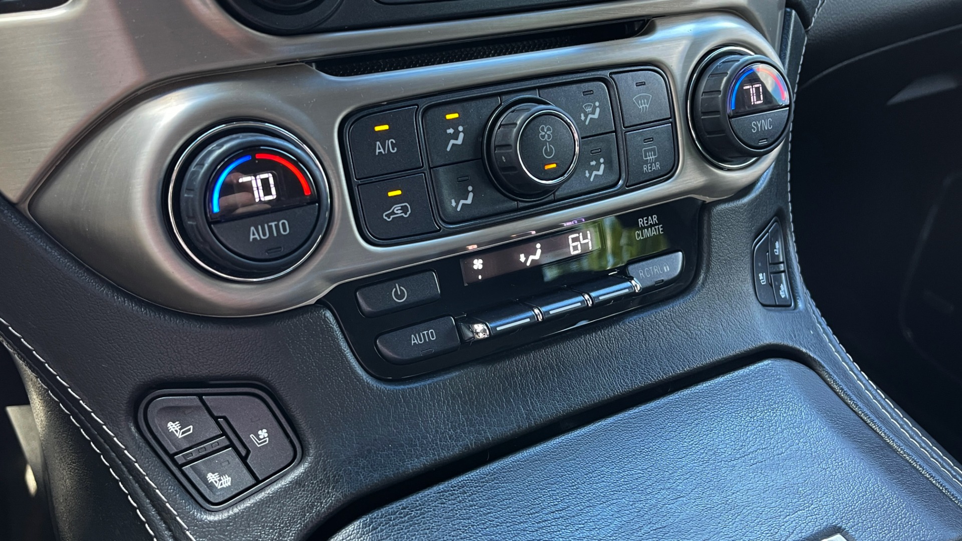 Used 2017 GMC YUKON DENALI 4WD / OPEN ROAD / NAV / ENTERTAINMENT / SUNROOF / ADAPT CRUISE for sale Sold at Formula Imports in Charlotte NC 28227 70