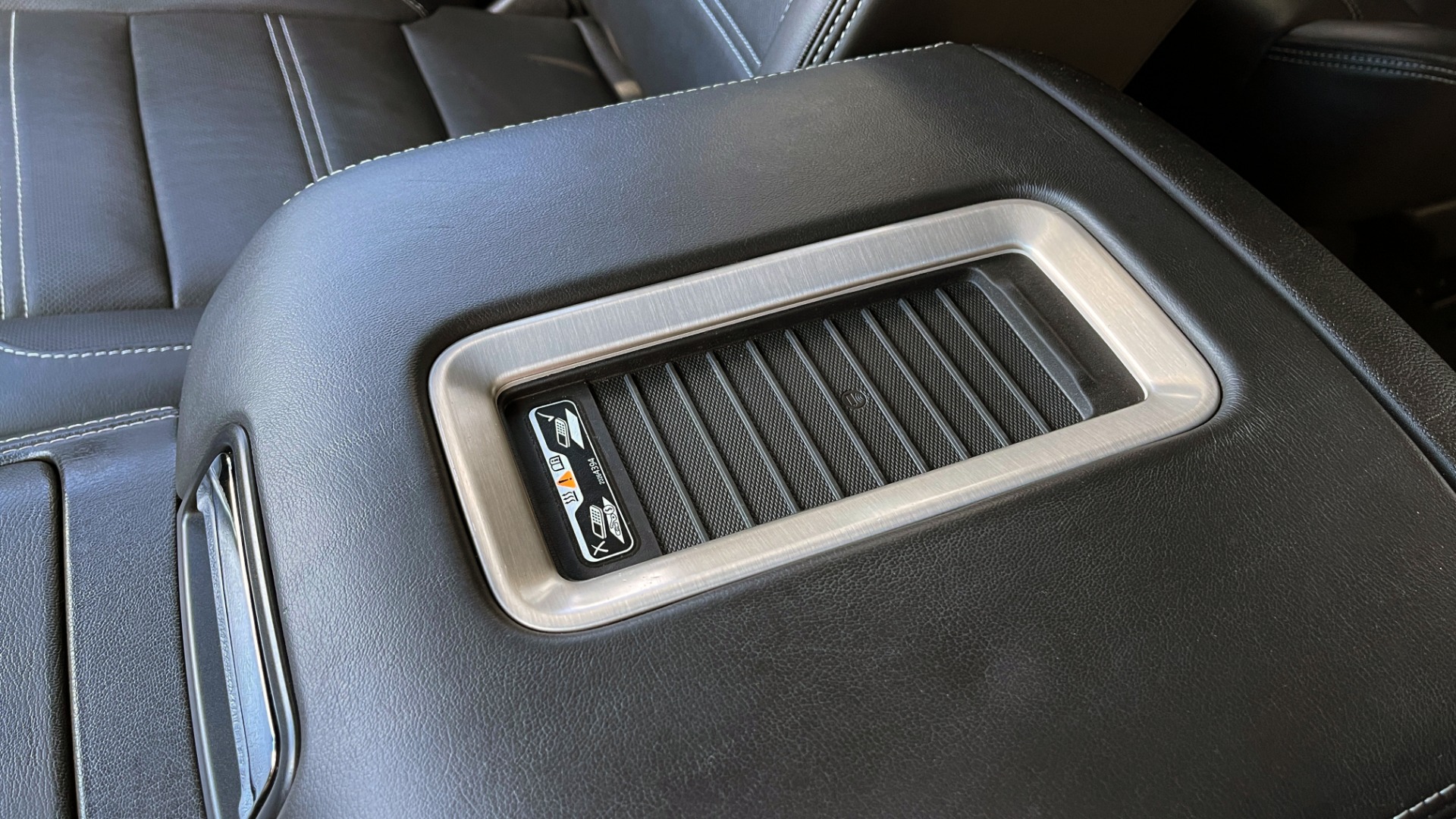 Used 2017 GMC YUKON DENALI 4WD / OPEN ROAD / NAV / ENTERTAINMENT / SUNROOF / ADAPT CRUISE for sale Sold at Formula Imports in Charlotte NC 28227 73
