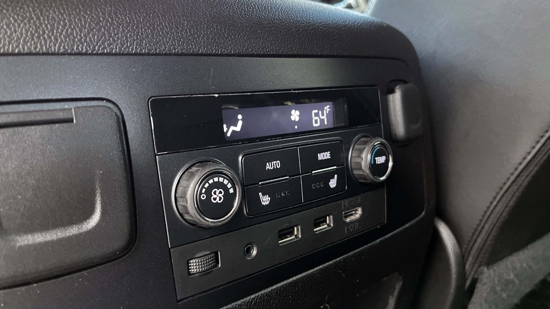 Used 2017 GMC YUKON DENALI 4WD / OPEN ROAD / NAV / ENTERTAINMENT / SUNROOF / ADAPT CRUISE for sale Sold at Formula Imports in Charlotte NC 28227 83