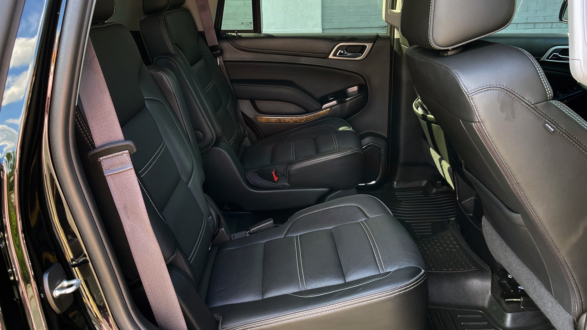 Used 2017 GMC YUKON DENALI 4WD / OPEN ROAD / NAV / ENTERTAINMENT / SUNROOF / ADAPT CRUISE for sale Sold at Formula Imports in Charlotte NC 28227 91