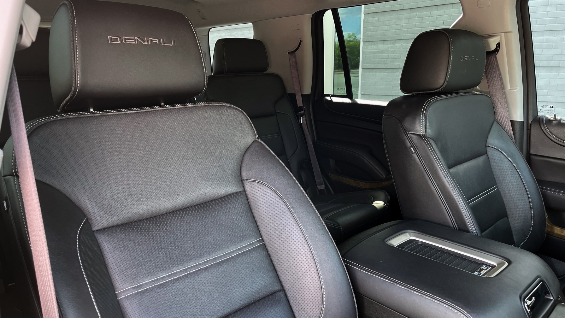 Used 2017 GMC YUKON DENALI 4WD / OPEN ROAD / NAV / ENTERTAINMENT / SUNROOF / ADAPT CRUISE for sale Sold at Formula Imports in Charlotte NC 28227 96