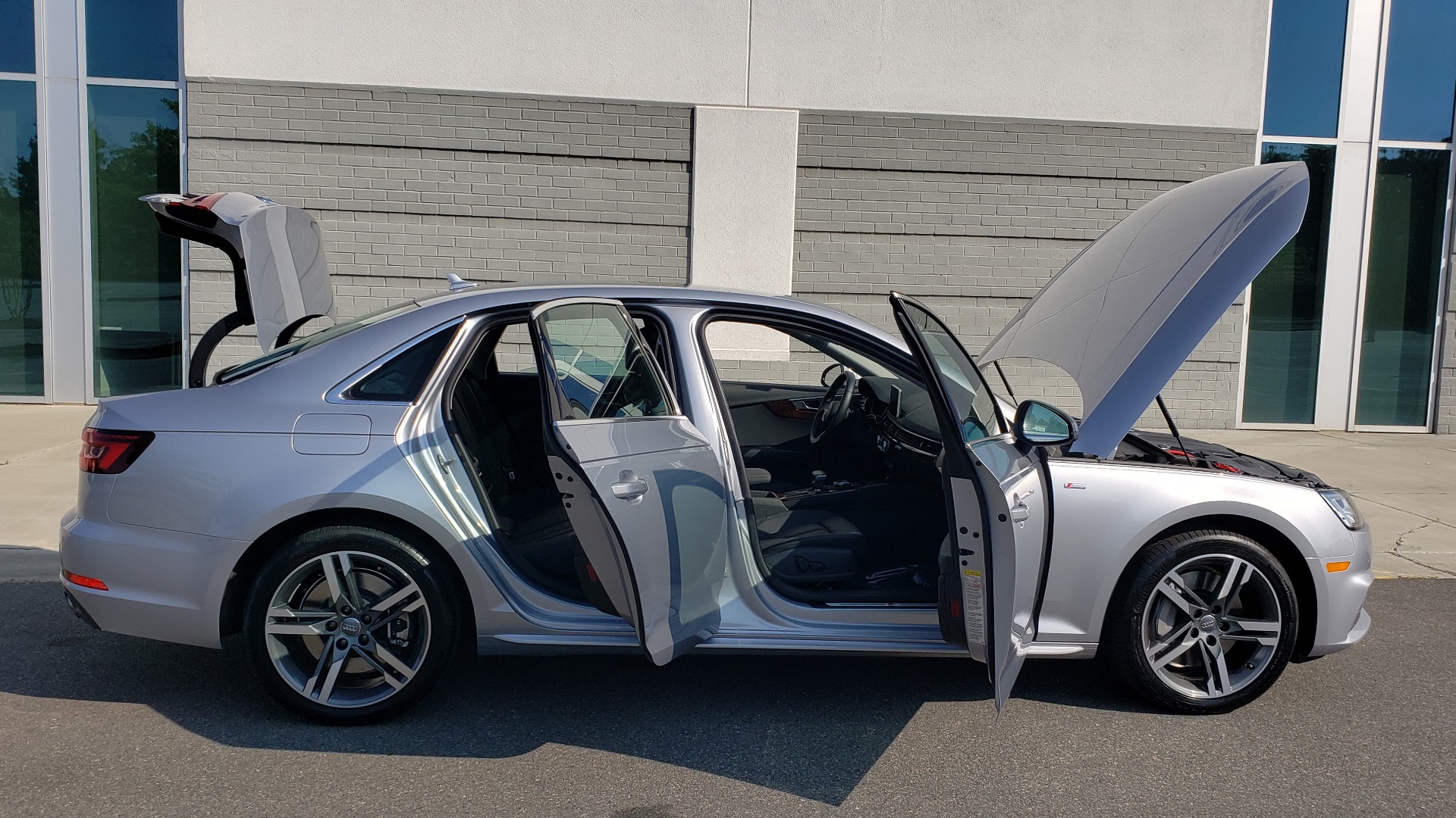 Used 2018 Audi A4 PREMIUM PLUS 2.0T / NAV / SUNROOF / B&O SND / CLD WTHR / REARVIEW for sale Sold at Formula Imports in Charlotte NC 28227 13