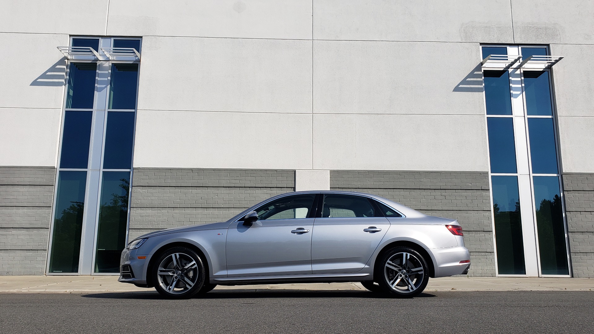 Used 2018 Audi A4 PREMIUM PLUS 2.0T / NAV / SUNROOF / B&O SND / CLD WTHR / REARVIEW for sale Sold at Formula Imports in Charlotte NC 28227 6
