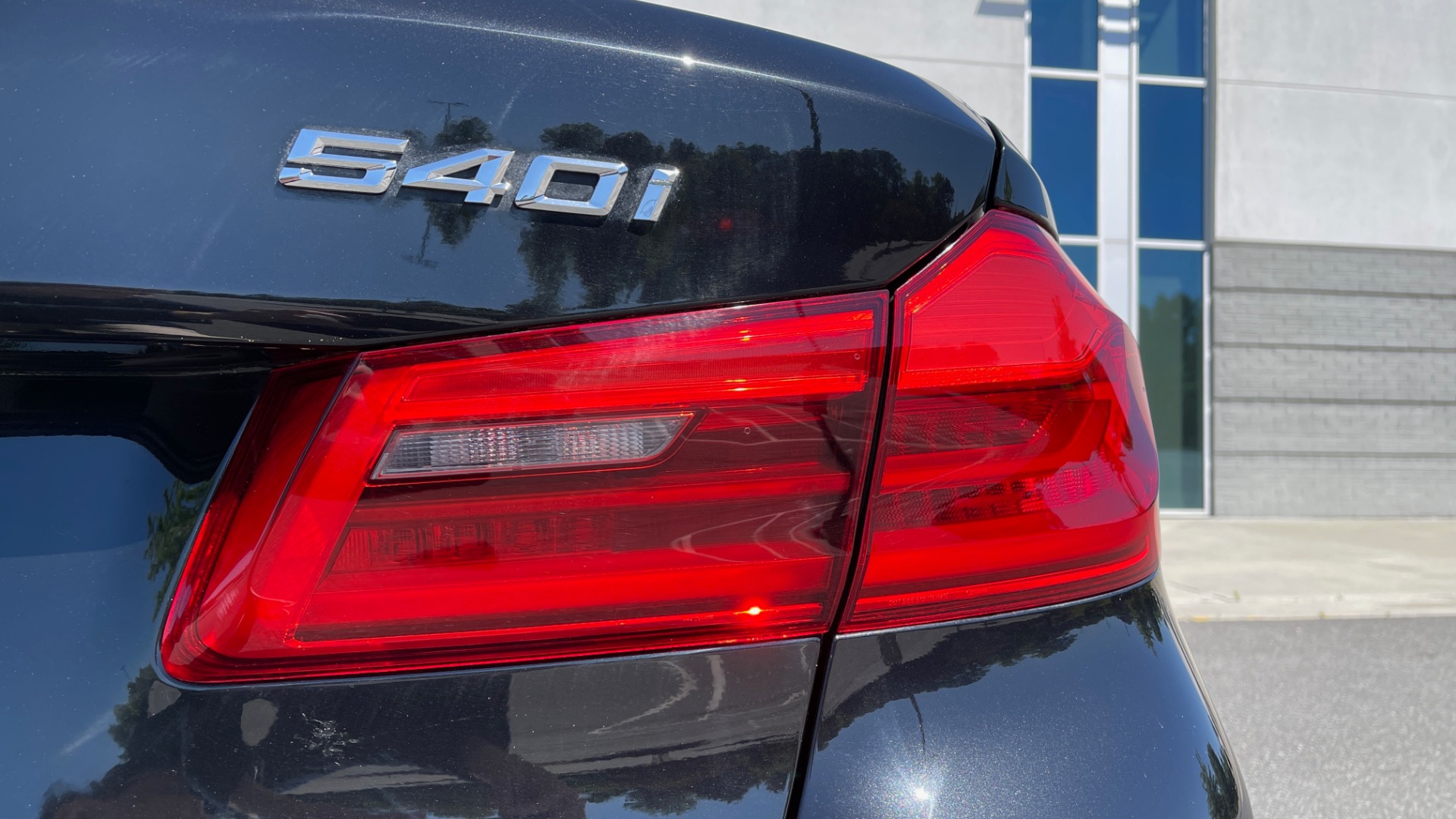 Used 2018 BMW 5 SERIES 540I XDRIVE PREMIUM / NAV / PARK ASST / WIRELESS CHARGING H/K SND for sale Sold at Formula Imports in Charlotte NC 28227 21